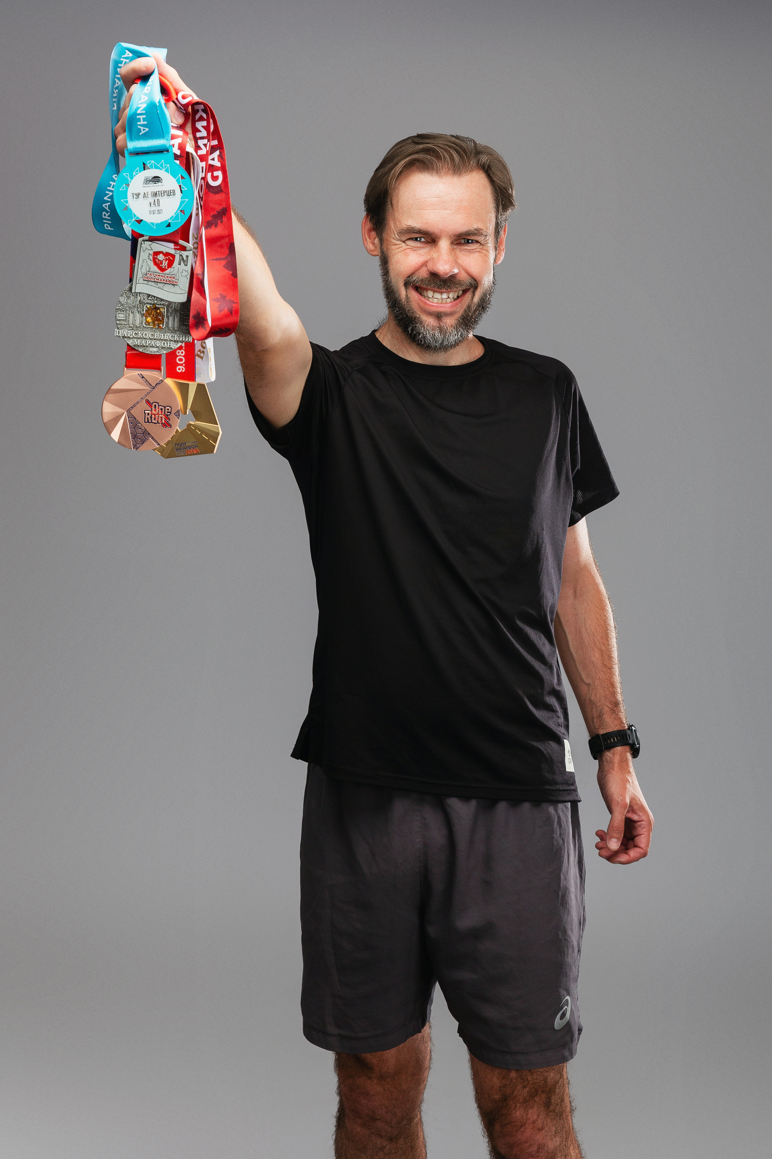 Портретная фотосессия в Санкт-Петербурге. Студийный фотограф. Частная фотосъёмка для личных целей и социальных сетей. Фото на резюме. Фото сотрудников компании. Профессиональная фотосъёмка. Фото для блога. Портрет. Блогер. Фото для соцсетей.  Контентмейкер. СПб. Женский портрет. Выездная фотосъёмка. Выездная фотостудия. Фотограф на корпоратив. Модельное портфолио. Фотограф для сайта знакомств. Корпоративный фотограф. Спорт. Фитнес. 