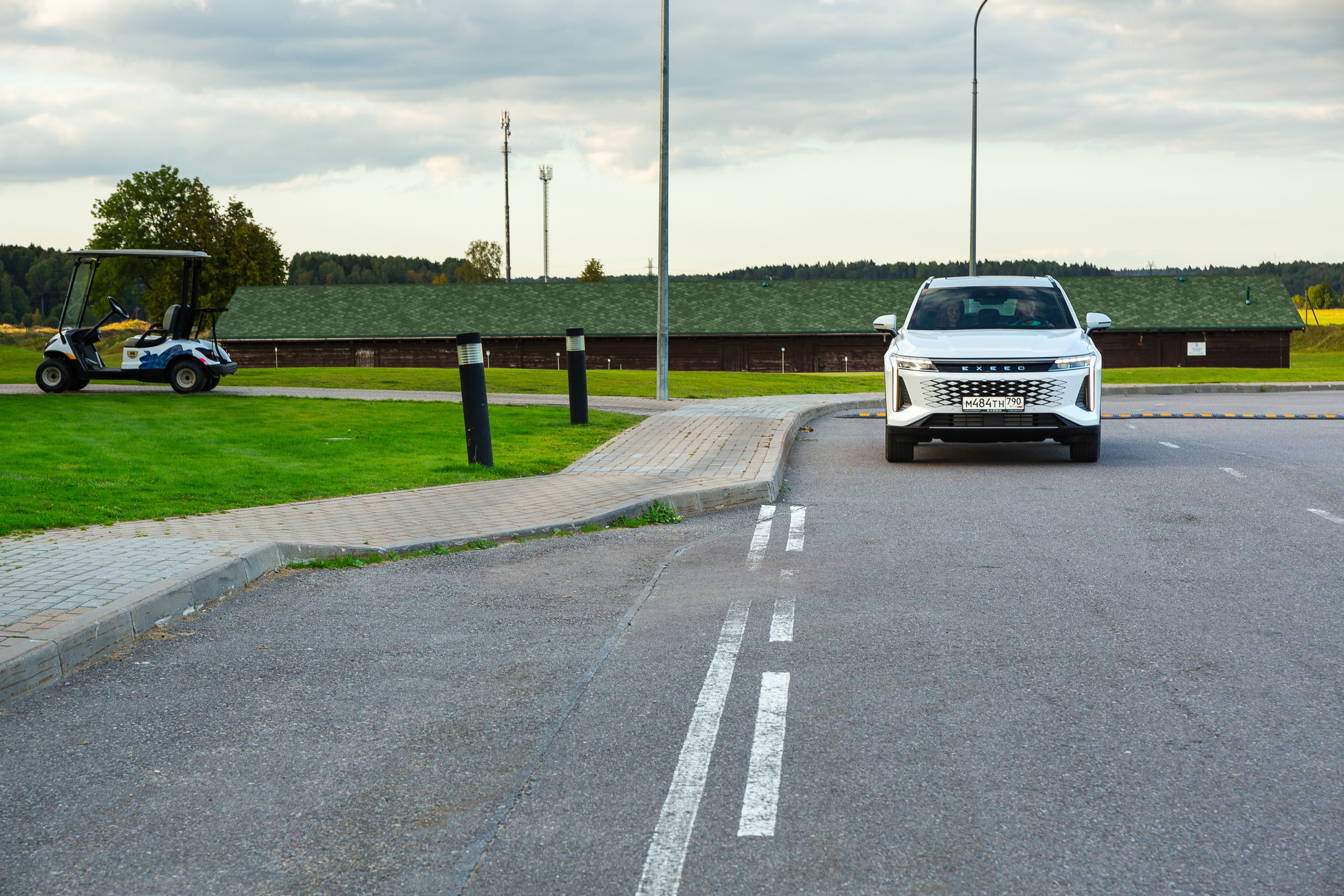 Репортажная фотосъёмка в Санкт-Петербурге. Фотограф на мероприятие: выставки, презентации, автогонки. Фото для сайта, отчётов и публикации в сми. Профессиональный фотограф Сергей Пушкин. Корпоративная фотосъёмка. Автопром. Автомобили. Гольф. Загородный отдых. Выездная фотосессия.
