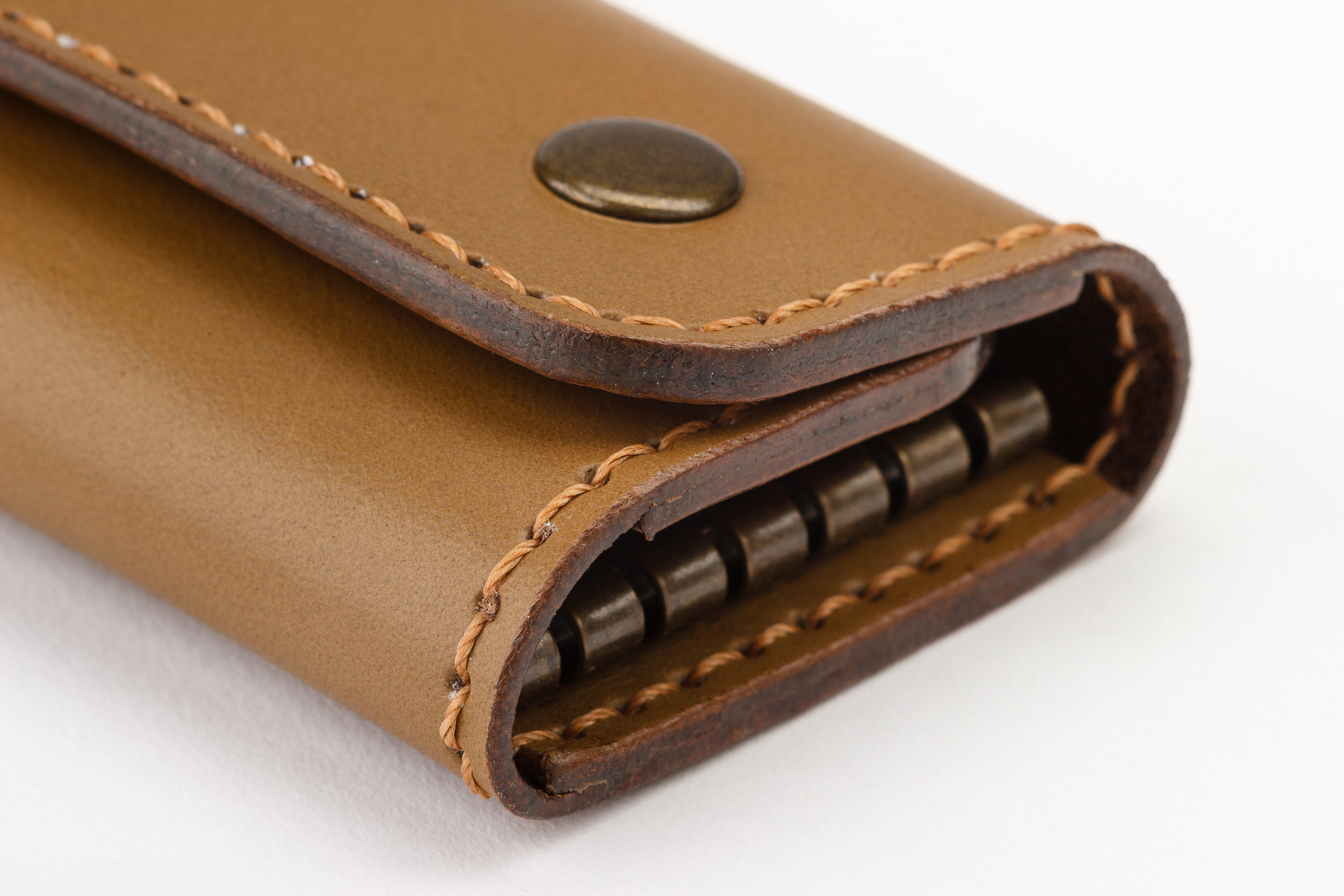  Предметный фотограф в Санкт-Петербурге. Сергей Пушкин, аксессуары, изделия из кожи, кошельки, маркетплейс, продажи, продвижение, реклама, рекламный фотограф, сайтостроение, спб, студийная фотосессия, сумки, фото для каталога, фото на белом фоне, фото для сайта, Кожгалантерея,