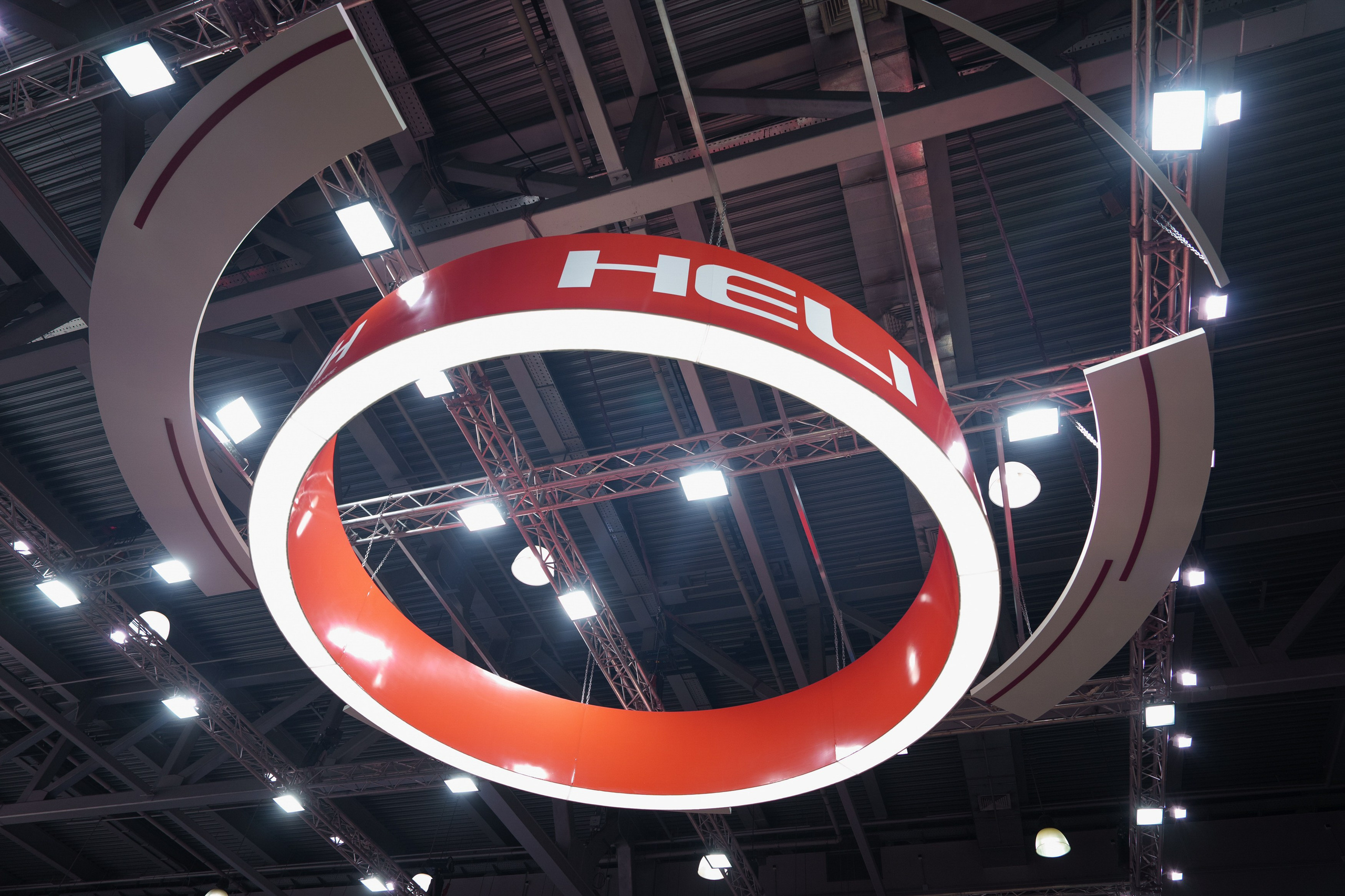 HELI. Стенд в Крокус Экспо. Фотограф Саша Блюз