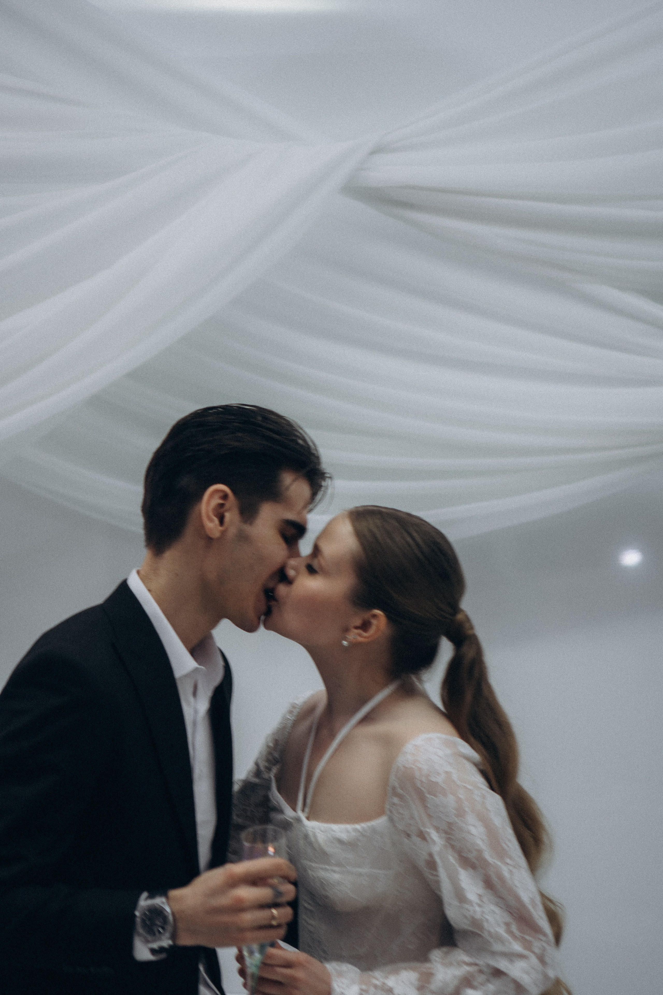 СВАДЕБНАЯ СЬЕМКА СБОРОВ В ОТЕЛЕ И ВЫЕЗД НА ЦЕРЕМОНИЮ (СНЯТО В СИБИРЕ В НИЖНЕВАРТОВСКЕ). Профессиональный фотограф, Санкт-Петербург — Виктория Богомолова