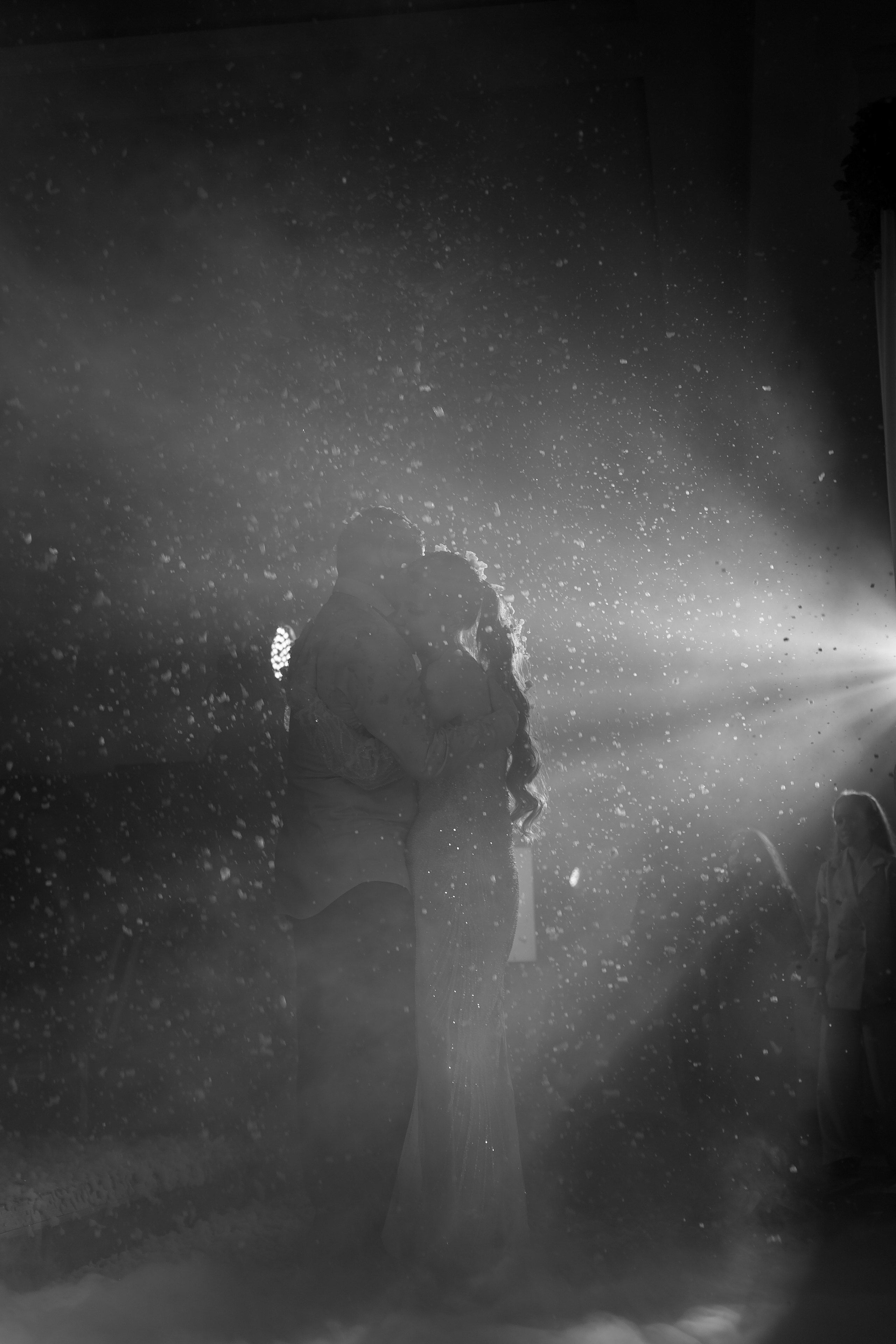 ТАНЕЦ С ПАПОЙ СВАДЕБНМ БАНКЕТЕ (СНЯТО В СИБИРЕ В НИЖНЕВАРТОВСКЕ). Профессиональный фотограф, Санкт-Петербург — Виктория Богомолова