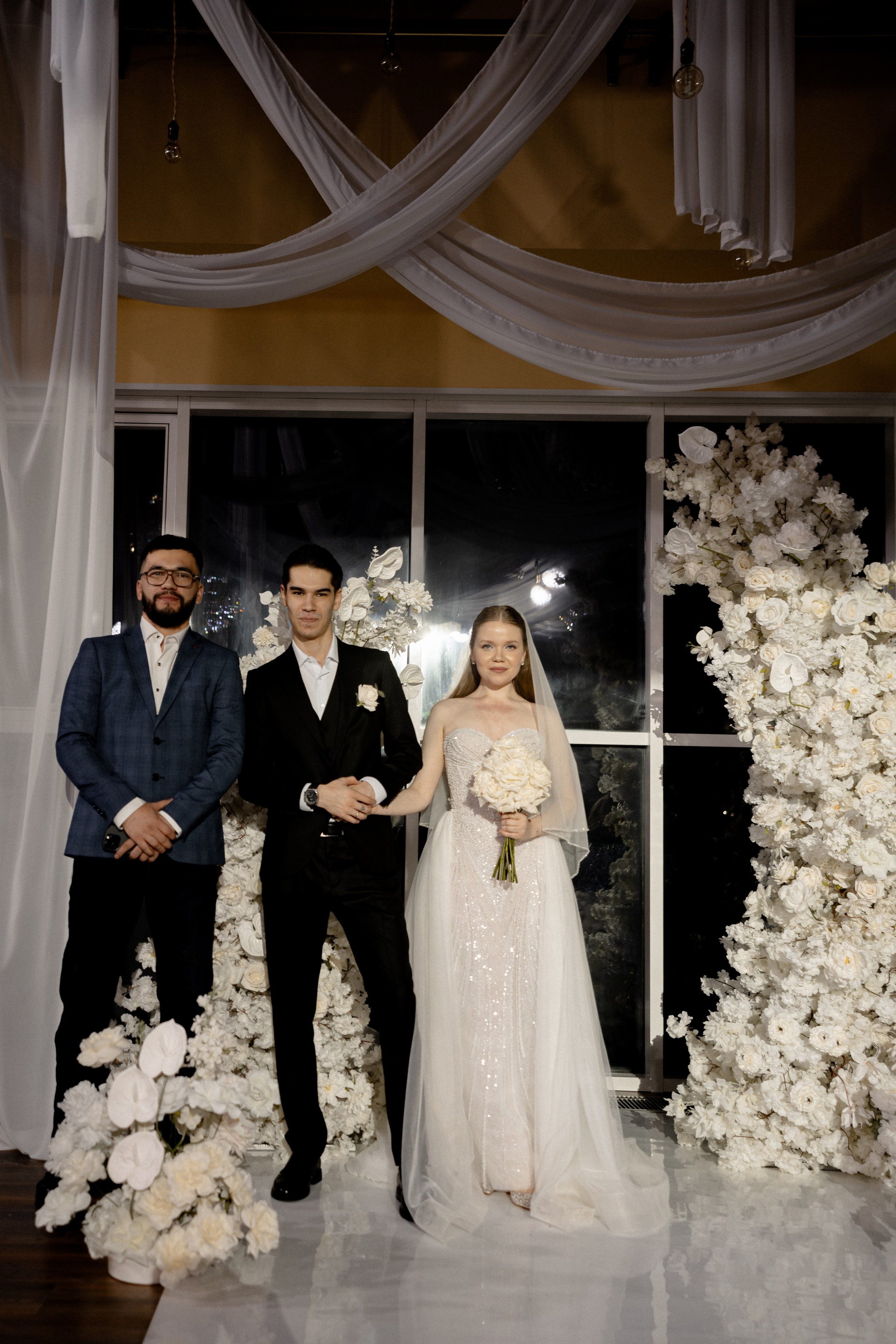 СВАДЕБНАЯ СЬЕМКА СБОРОВ В ОТЕЛЕ И ВЫЕЗД НА ЦЕРЕМОНИЮ (СНЯТО В СИБИРЕ В НИЖНЕВАРТОВСКЕ). Профессиональный фотограф, Санкт-Петербург — Виктория Богомолова