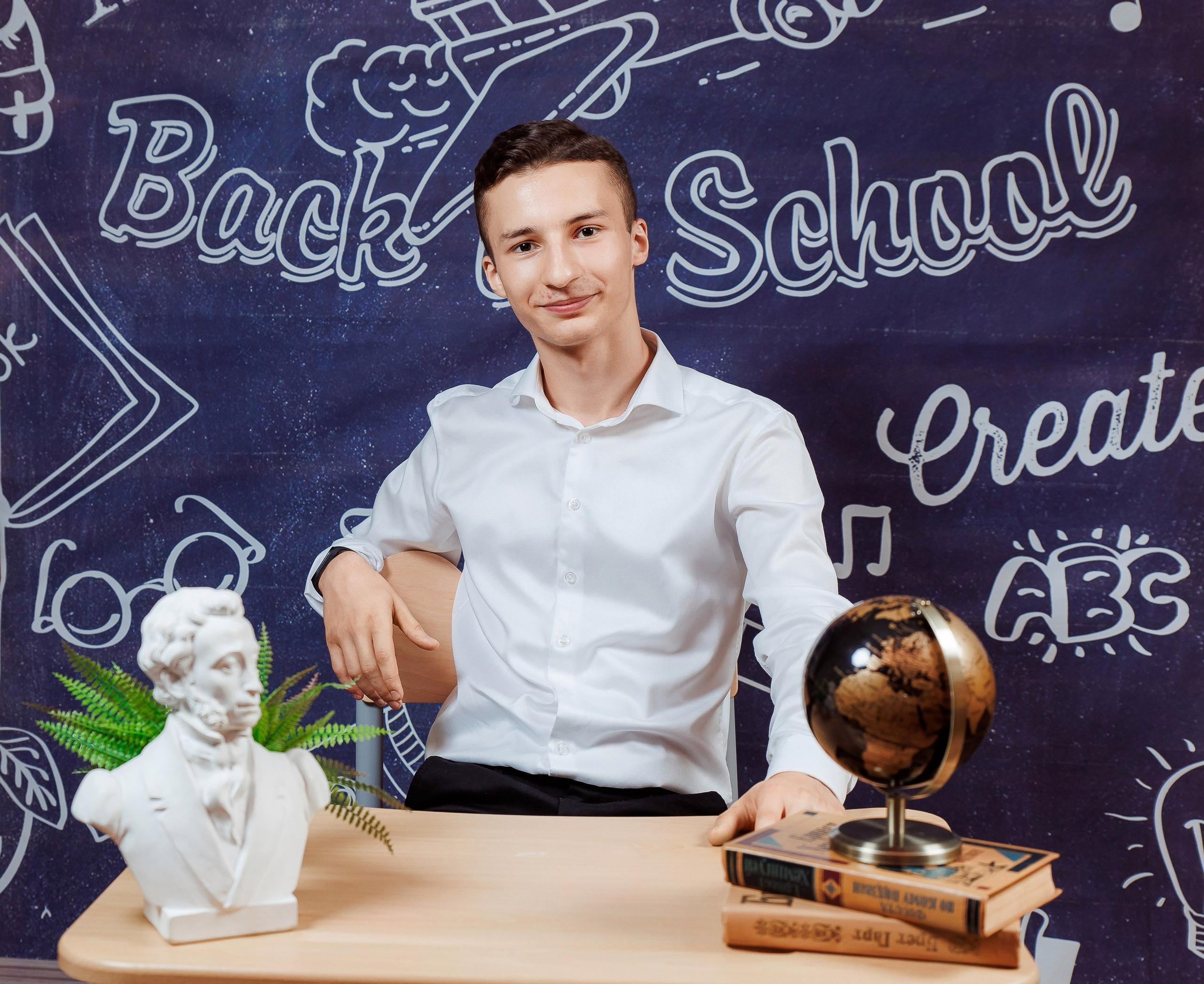 ИНТЕРЬЕРНЫЙ ФОТОФОН. Выпускные альбомы в Донецке и ДНР. Фотограф Донецк и ДНР