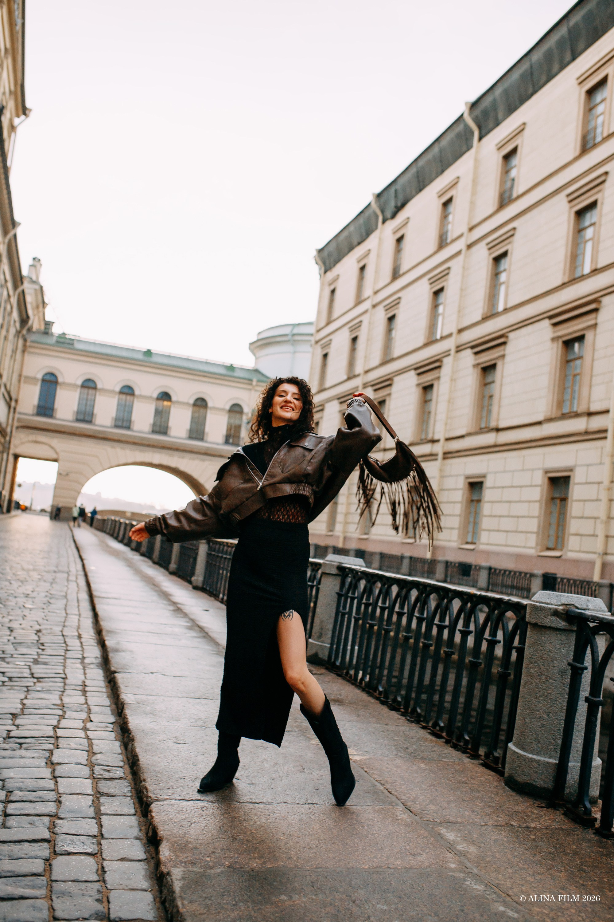 Фотопрогулка у Эрмитажа и Лебяжьей канавки. Фотограф в Санкт-Петербурге Alina Film