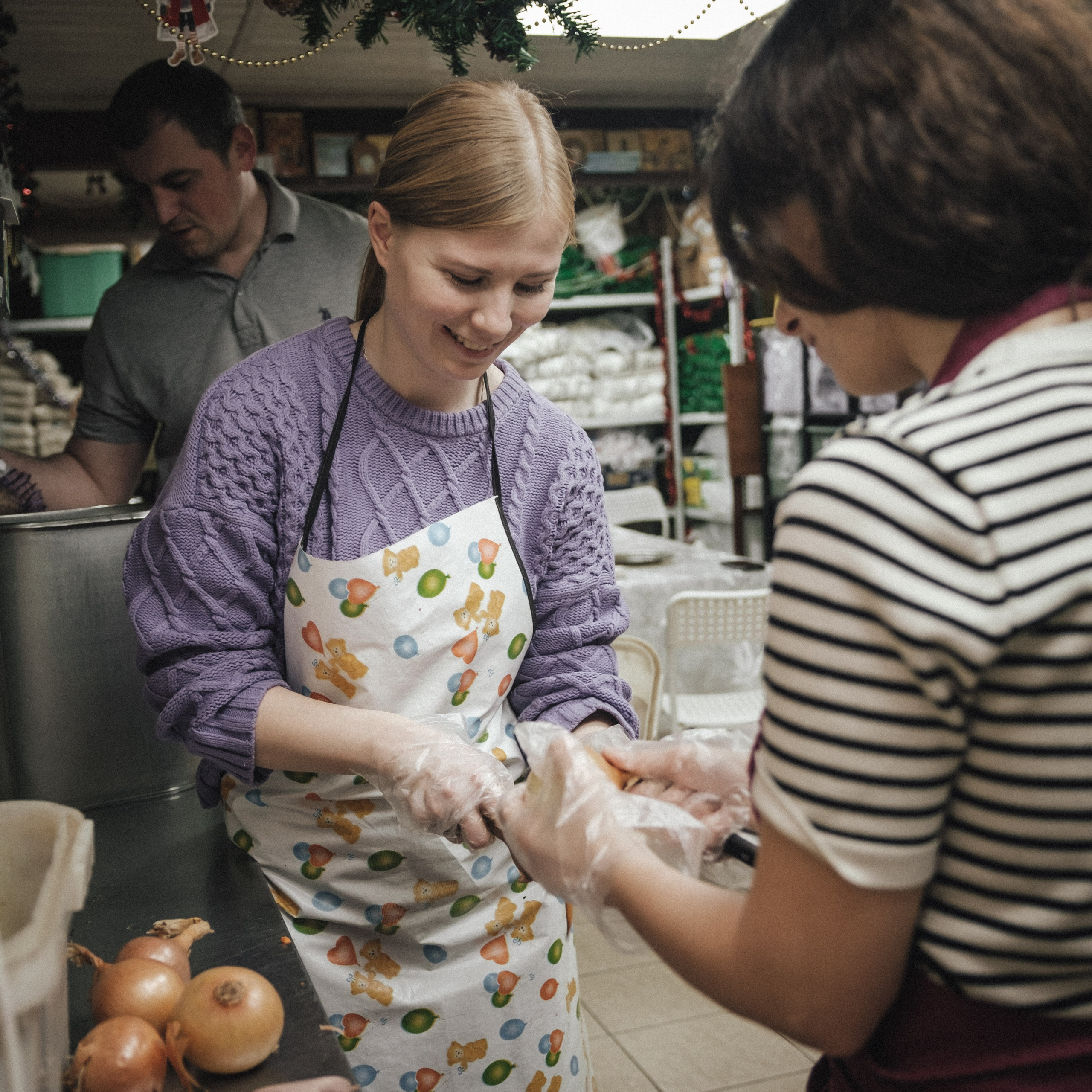 Снова готовка для кормления бездомных. Фотограф в Москве Максим Скоробогатов