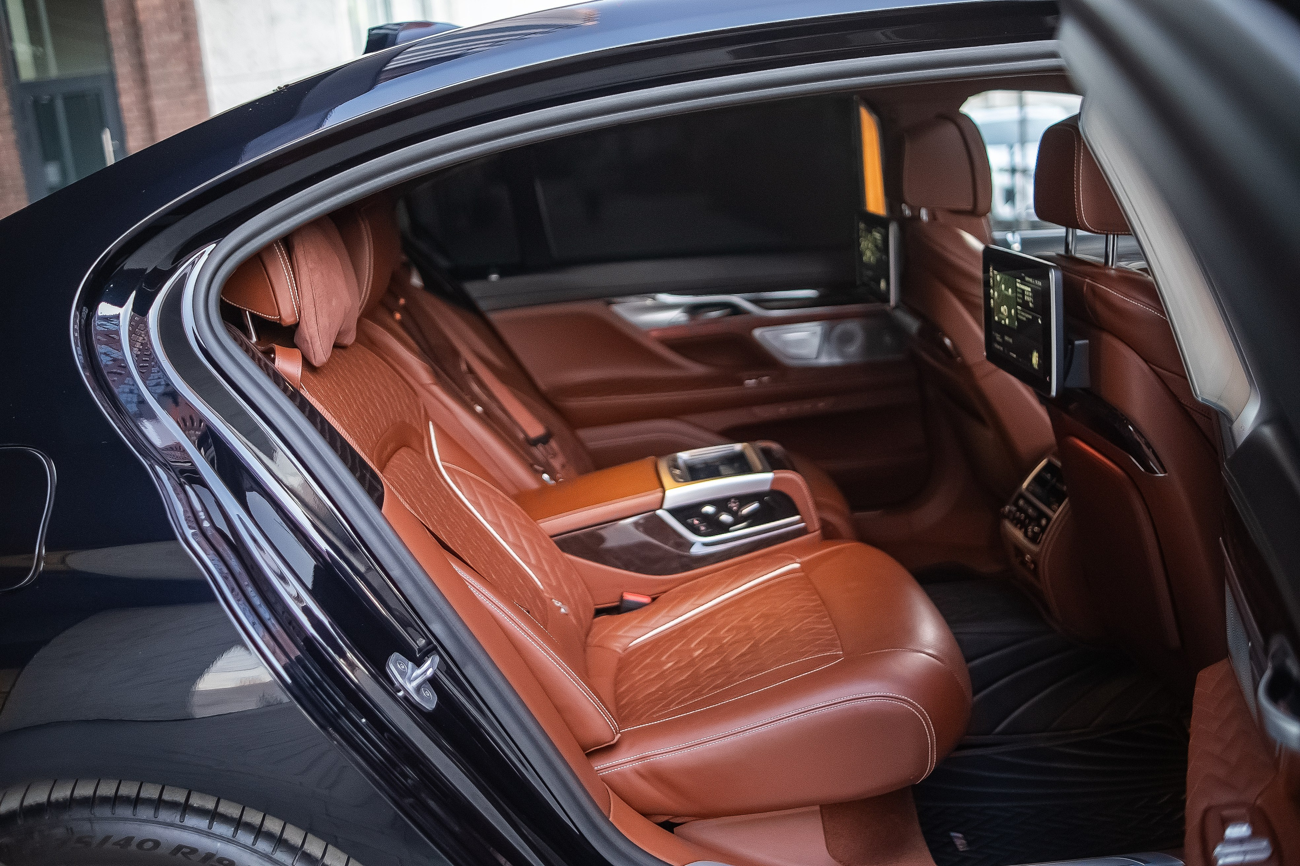 BMW 760Li. Фотограф в Новосибирске Владислав Унтерберг