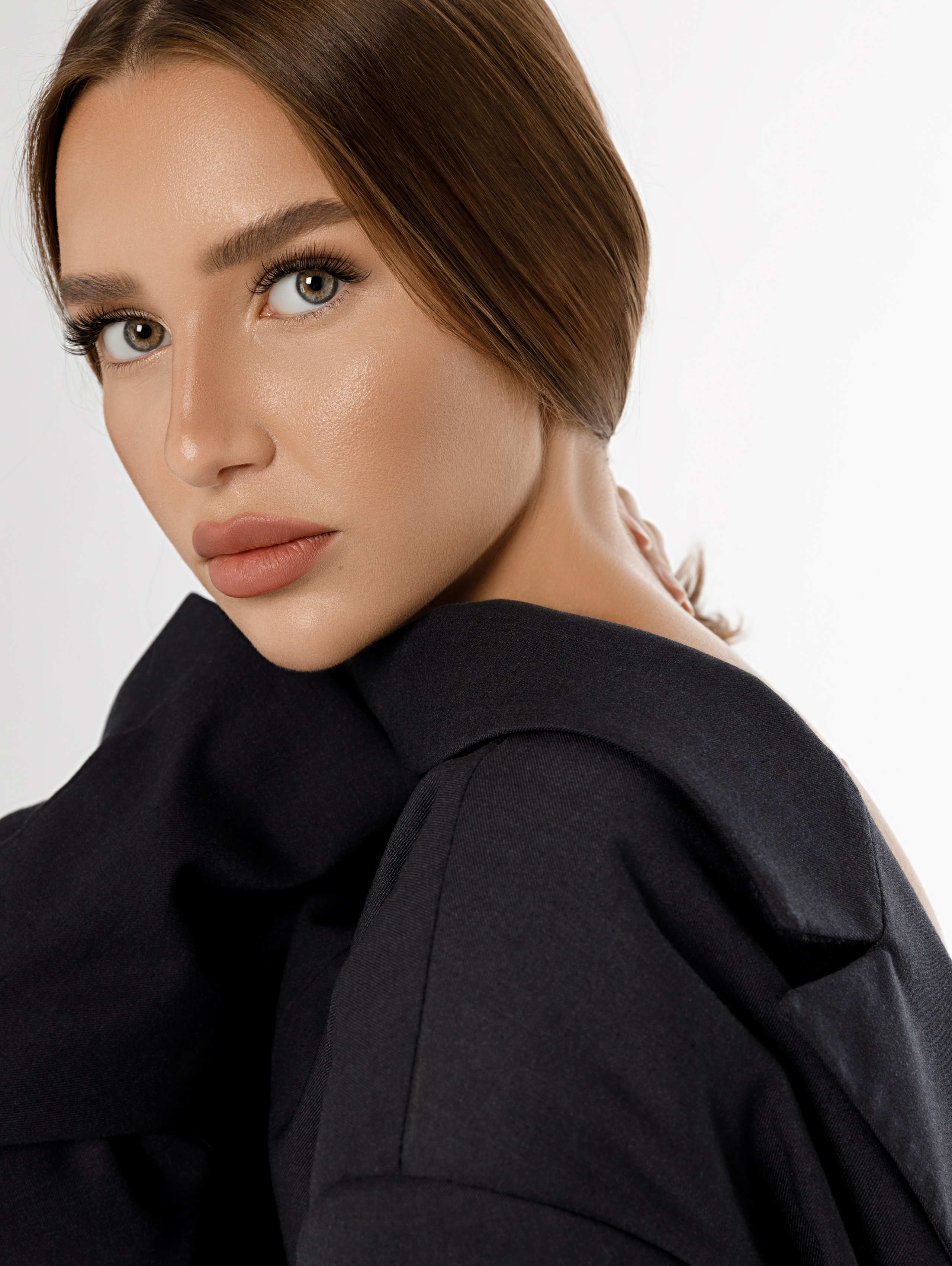 KSENIYA. Фотограф для маркетплейсов в Москве Озерова Кристина