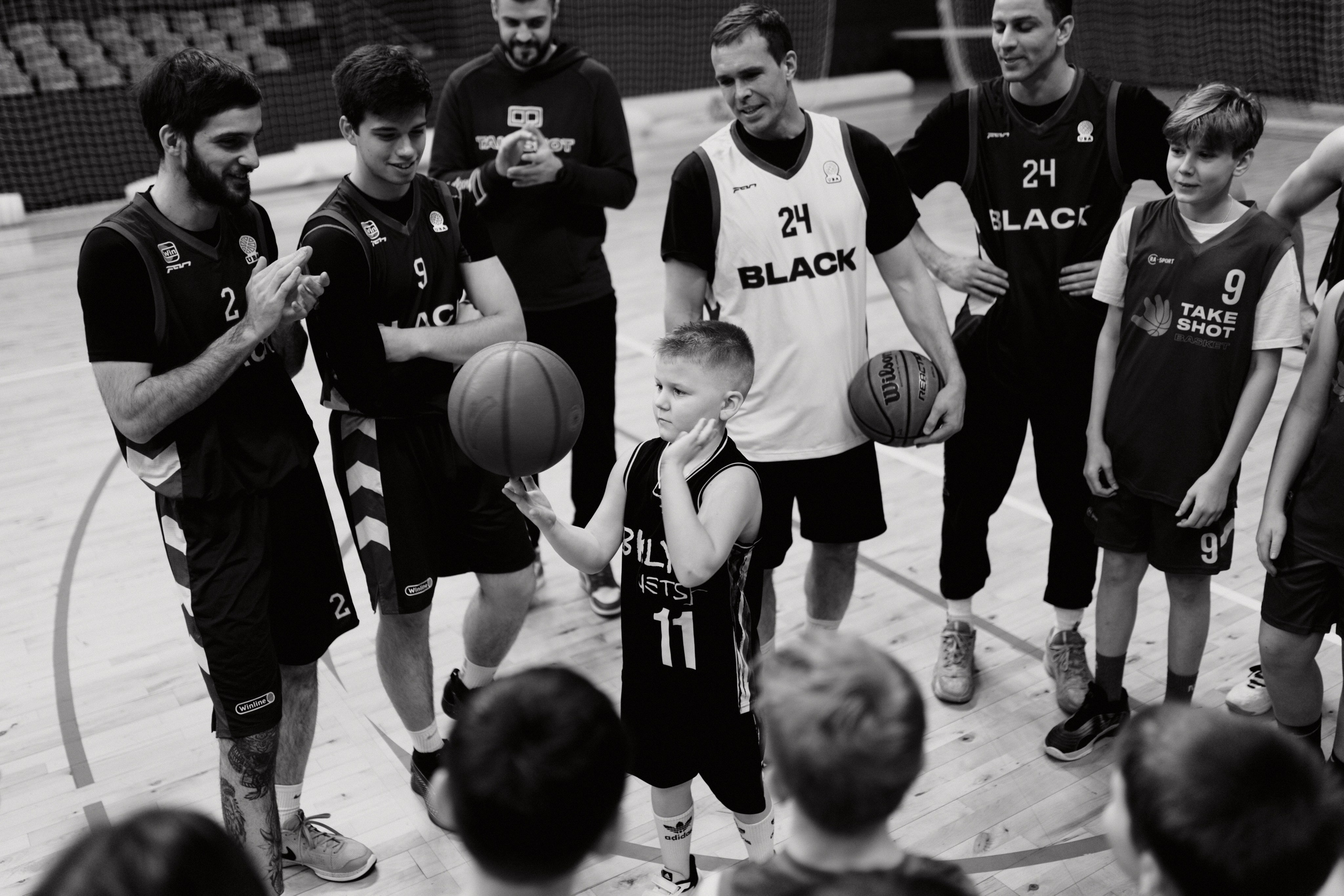 Новогодний баскетбол 2025. Детская лига. Евгений Бреча. Коммерческий и бэкстейдж фотограф в Москве