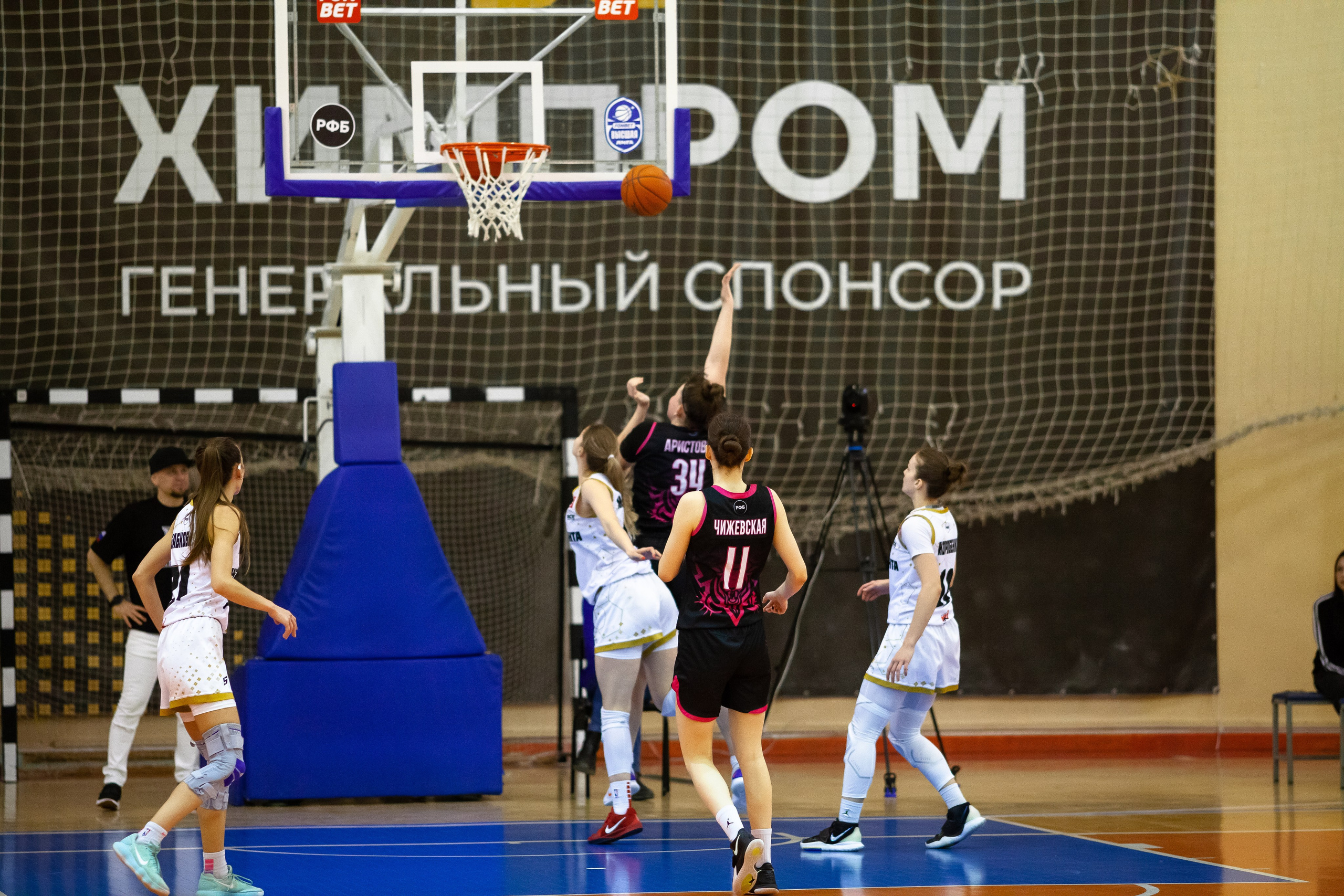 ЧГУ-Атланта — Ростов-ЮФУ / 1 игра. Фотография