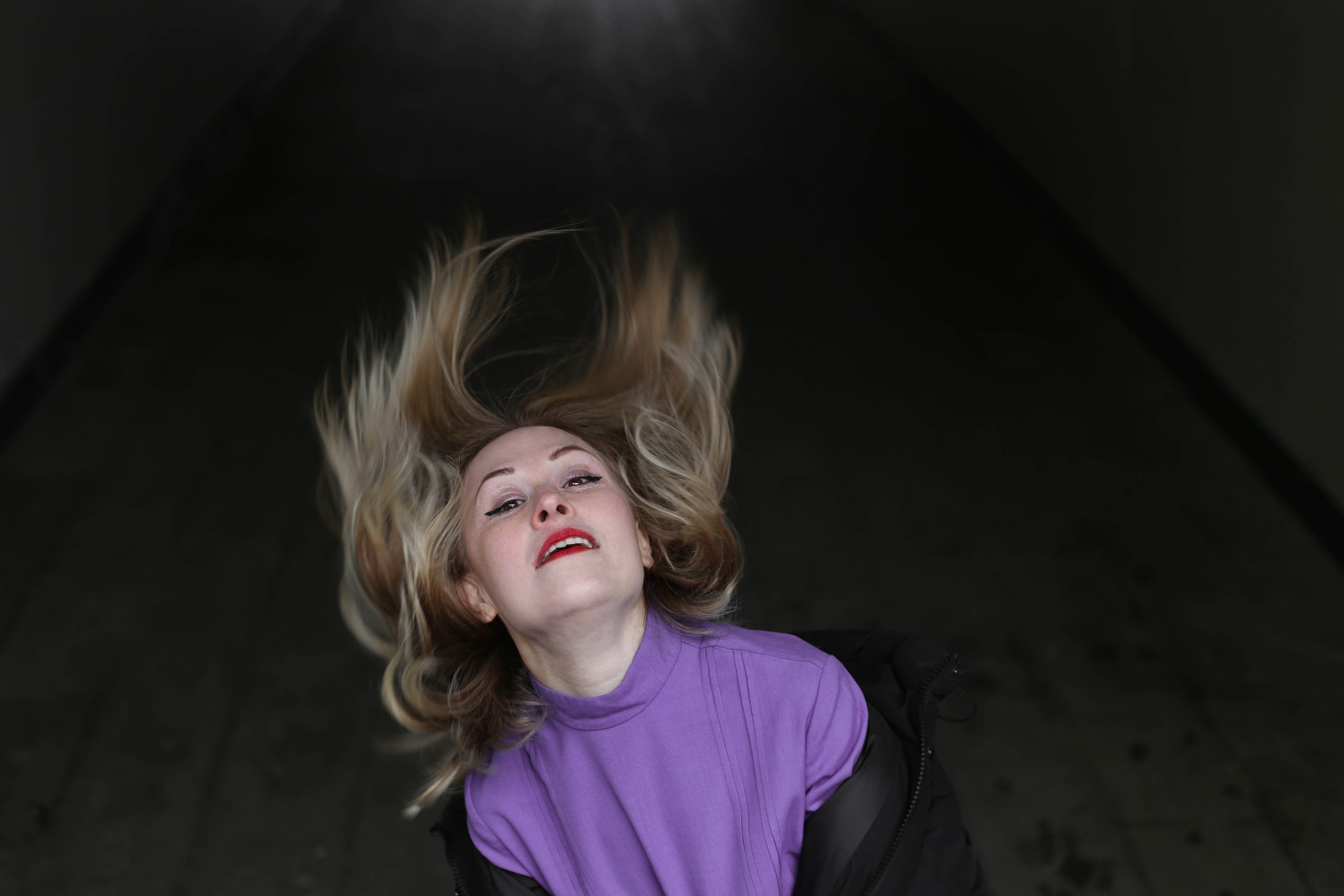 Маша на набережной. Часть 2. Фотограф Пермь. Фотосессия в фотостудии Перми и на свежем воздухе