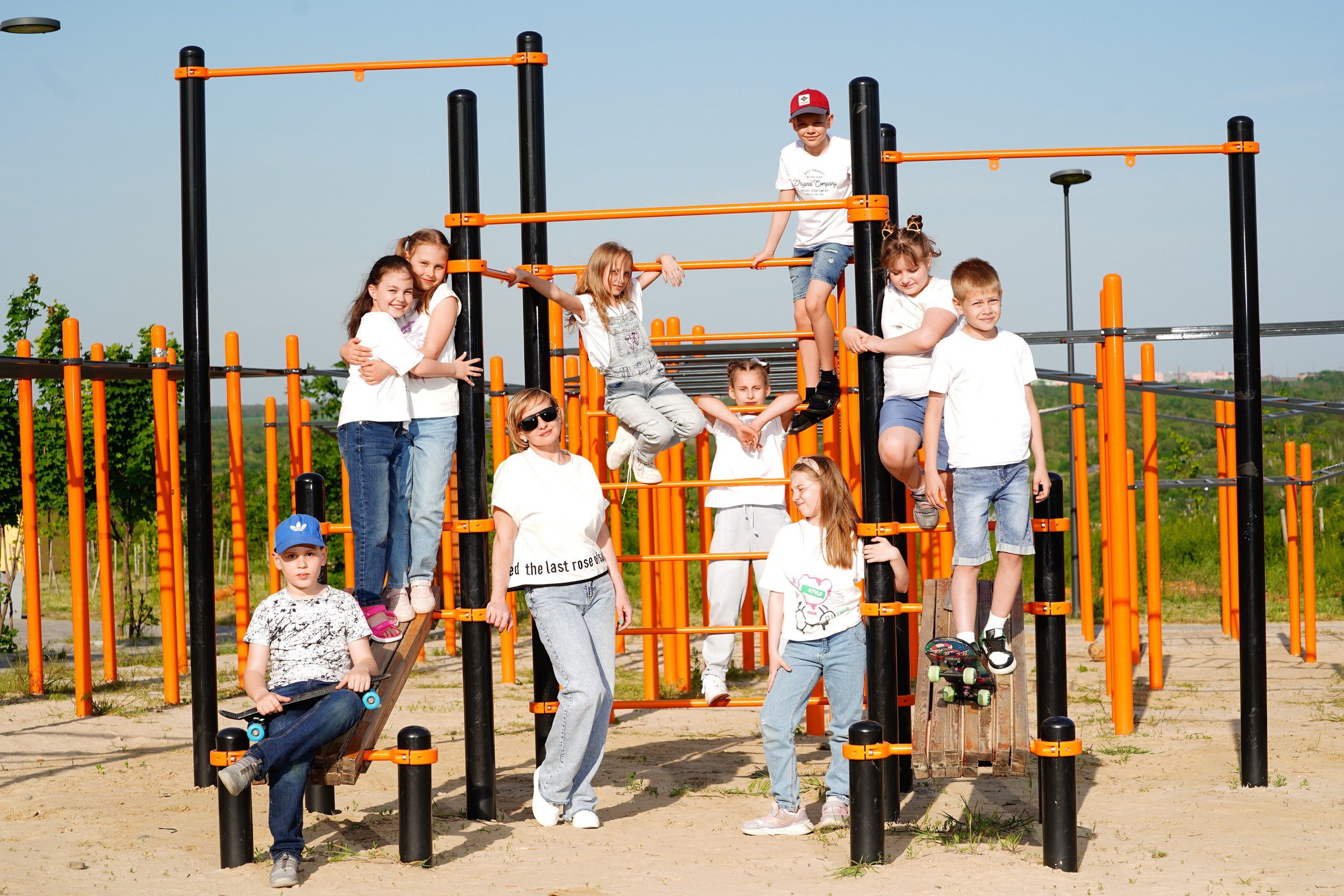 Фотосессия с классом 75 шк 2023. MEMENTO.Выпускные альбомы, школьные, юбилейные и другие книги. Ростов-на-Дону