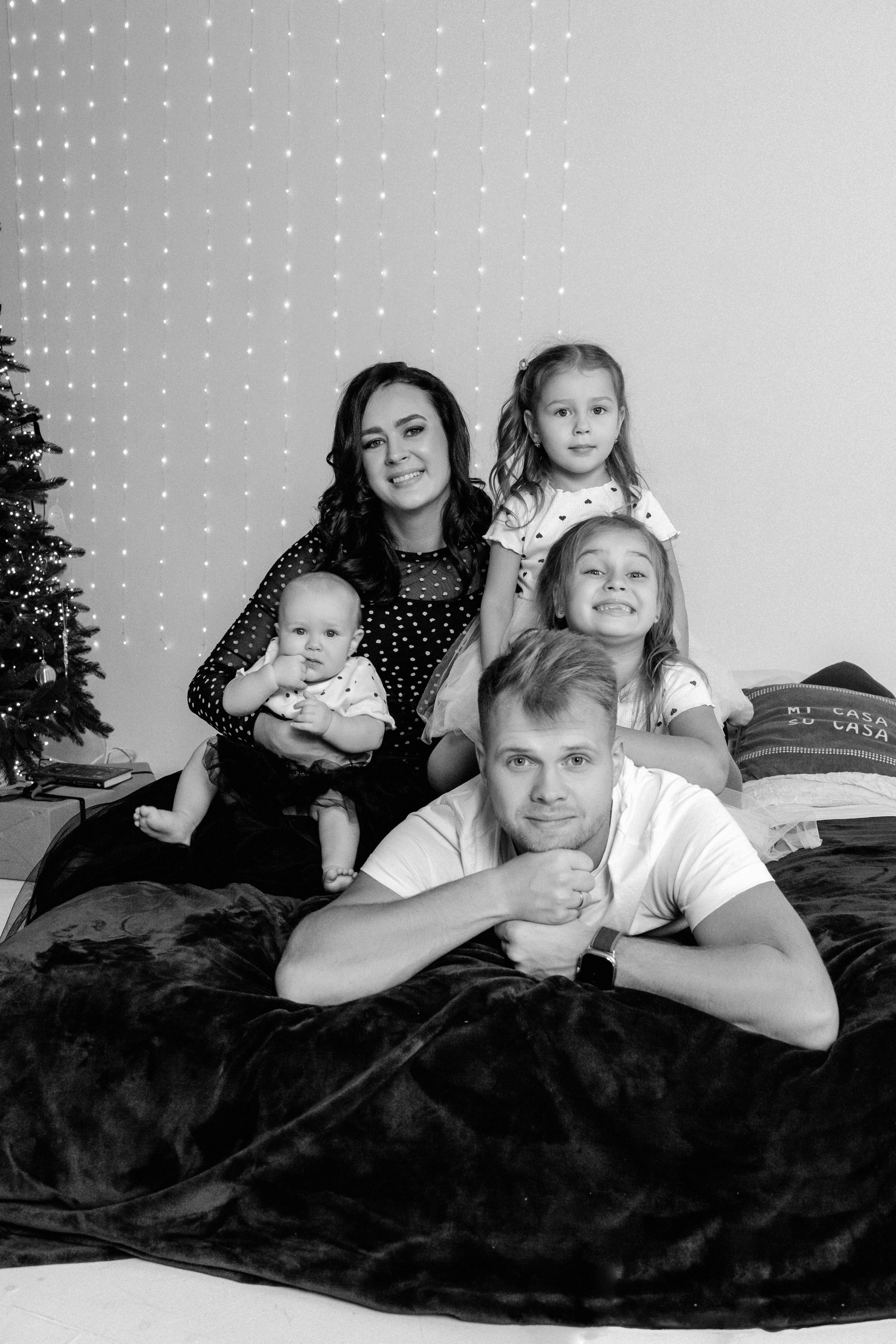 Новогоднее волшебство большой дружной семьи. Ваш семейный фотограф в Минске — Вика Трегубова