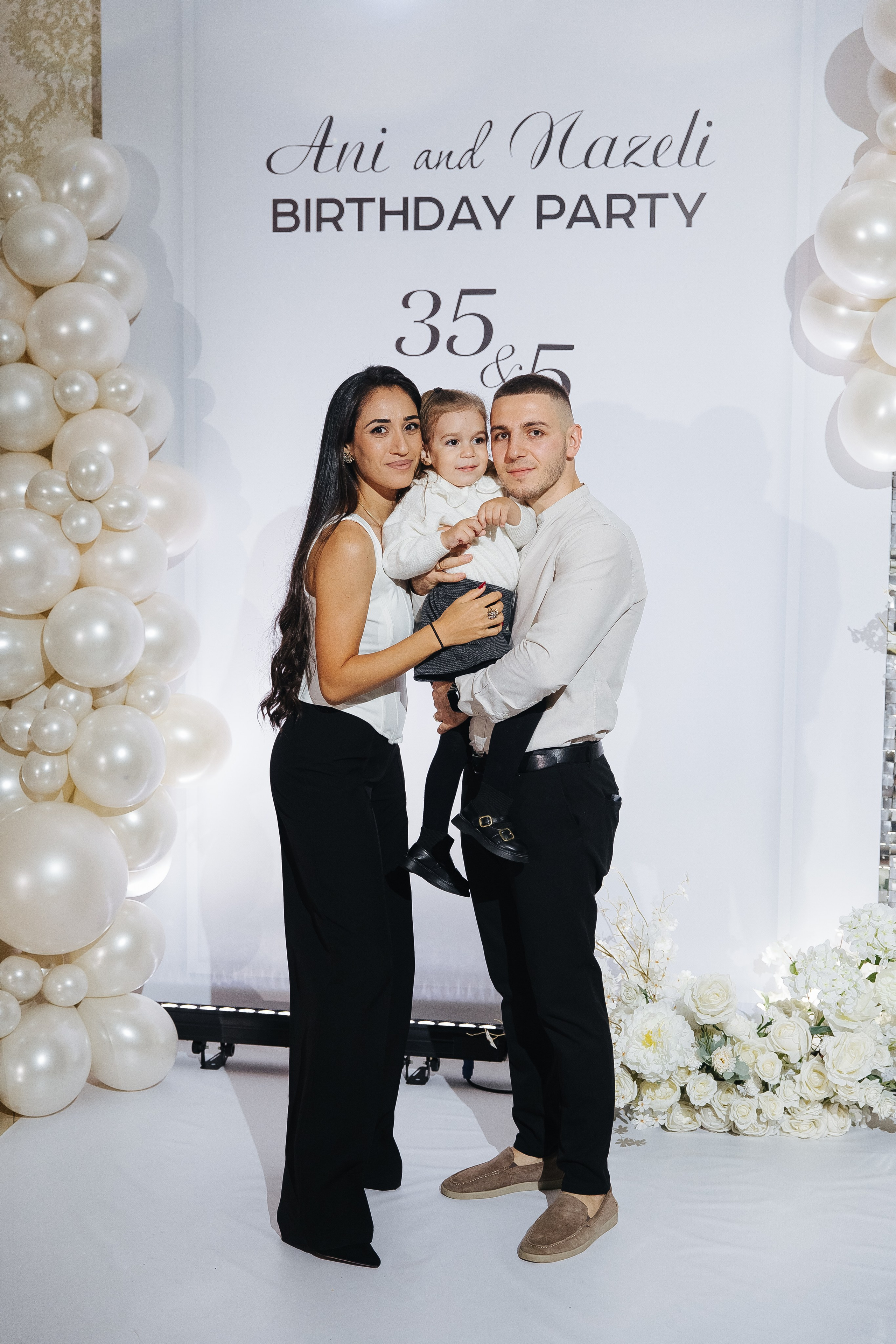 Ани и Назели. 35&5 День рождения, «Янтарь». Фотограф в Красноярске Надежда Воскресенская