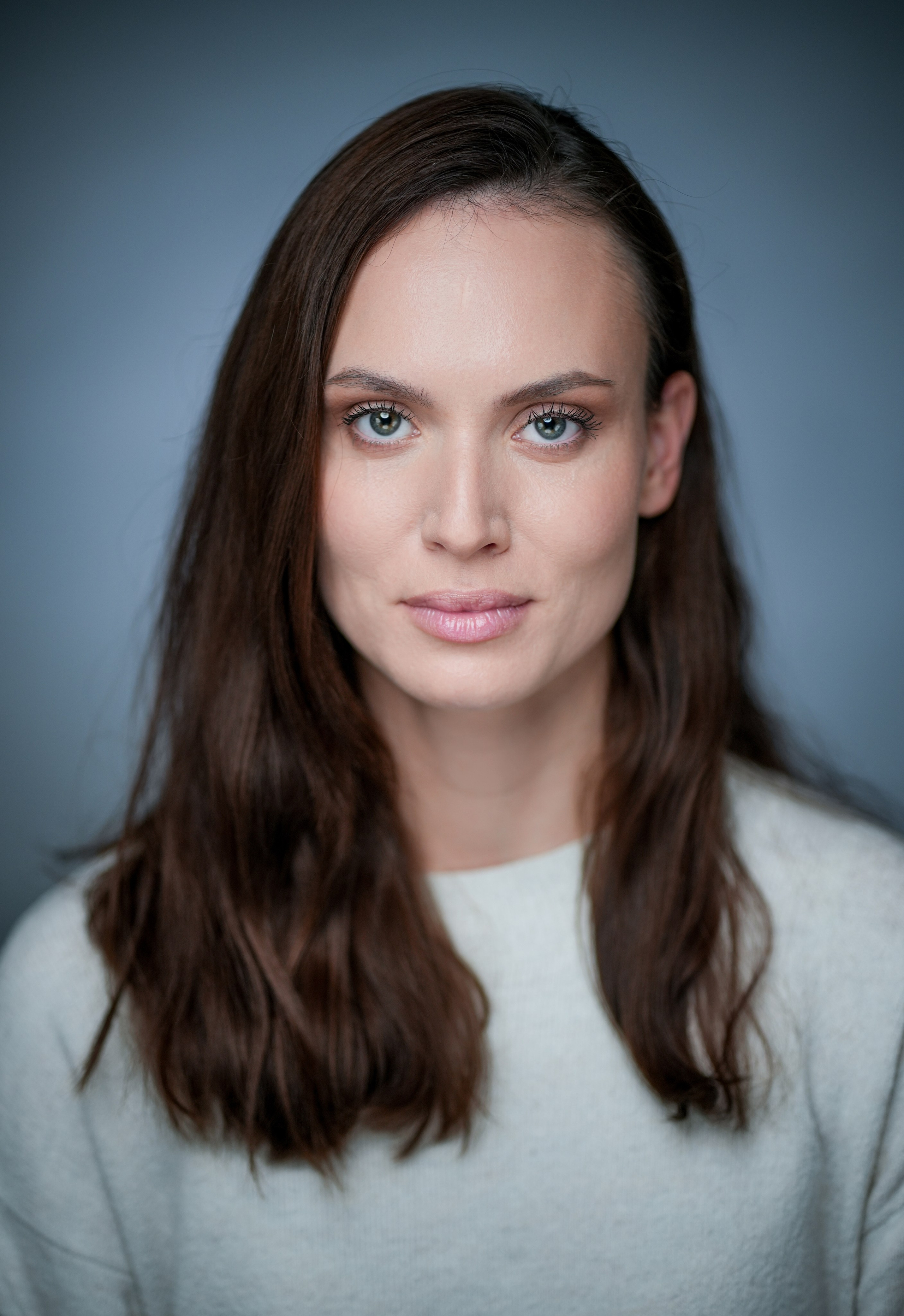 Актриса Саша Сапегина. Портретная съемка в Москве, студийный фотограф Игорь Фомин