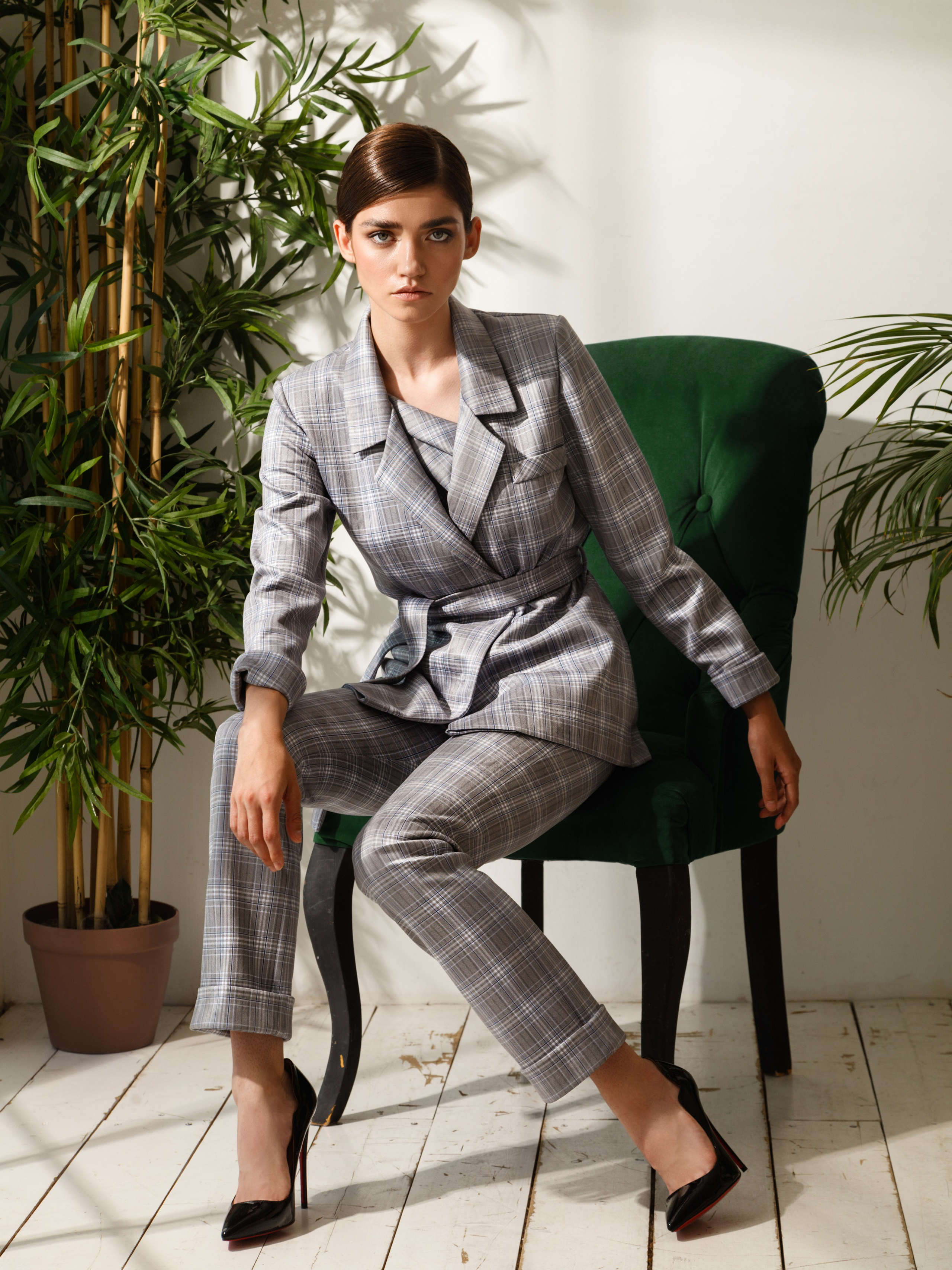 Фотосъемка одежды в Барнауле. Фотограф для бизнеса, маркетплейсов, контента и соцсетей в Барнауле Савинкова Виктория