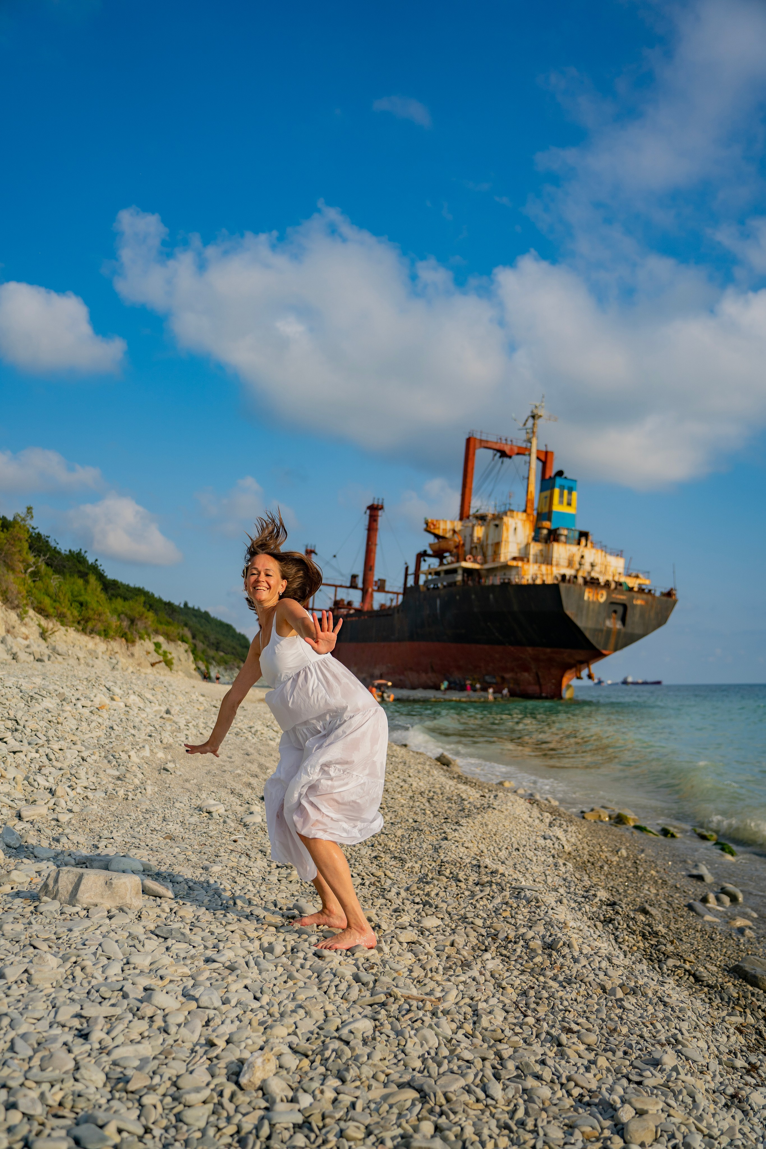 Фотосессия-поход к сухогрузу Рио. Семейный и детский фотограф Екатерина Черняева. Снимаю портреты, love story, фотопрогулки, работаю на улице, в кафе, студии, дома у клиента