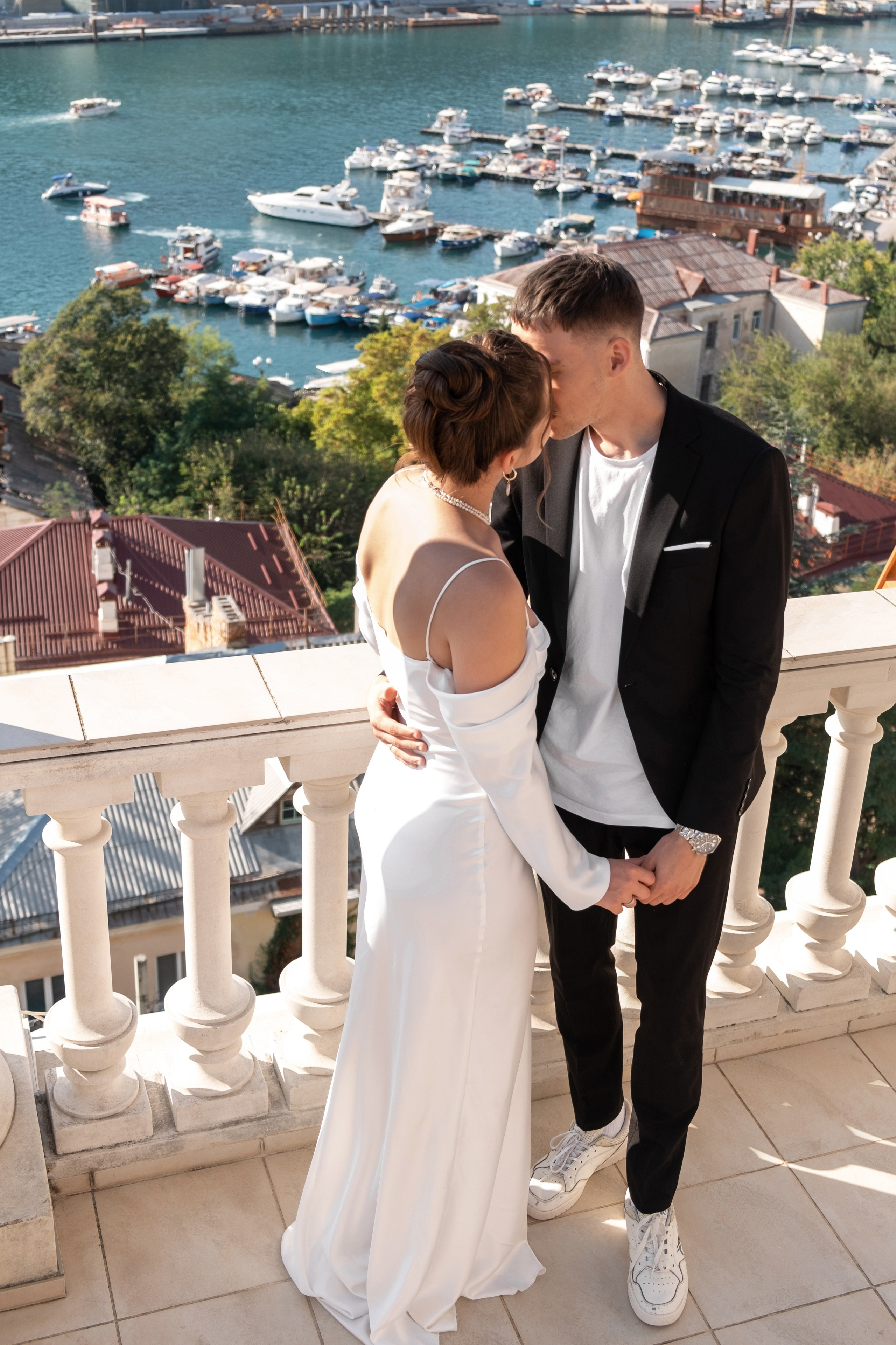 Свадебная фотосессия в Балаклаве. Профессиональная фотосъемка в Крыму. Натуральные эмоции и живые кадры. Забронируйте дату прямо сейчас!