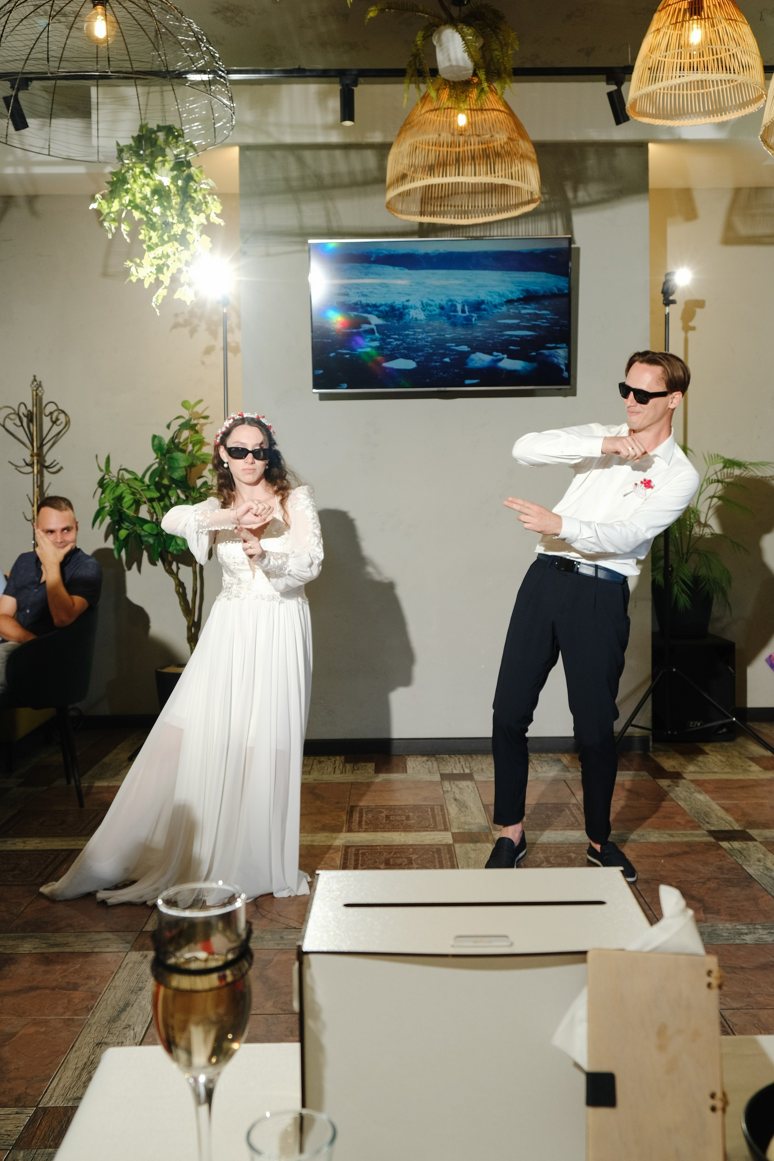 О+Д (ЗАГС, прогулка Центр и Парк Победы, банкет). Профессиональная фотосъемка в Крыму. Натуральные эмоции и живые кадры. Забронируйте дату прямо сейчас!