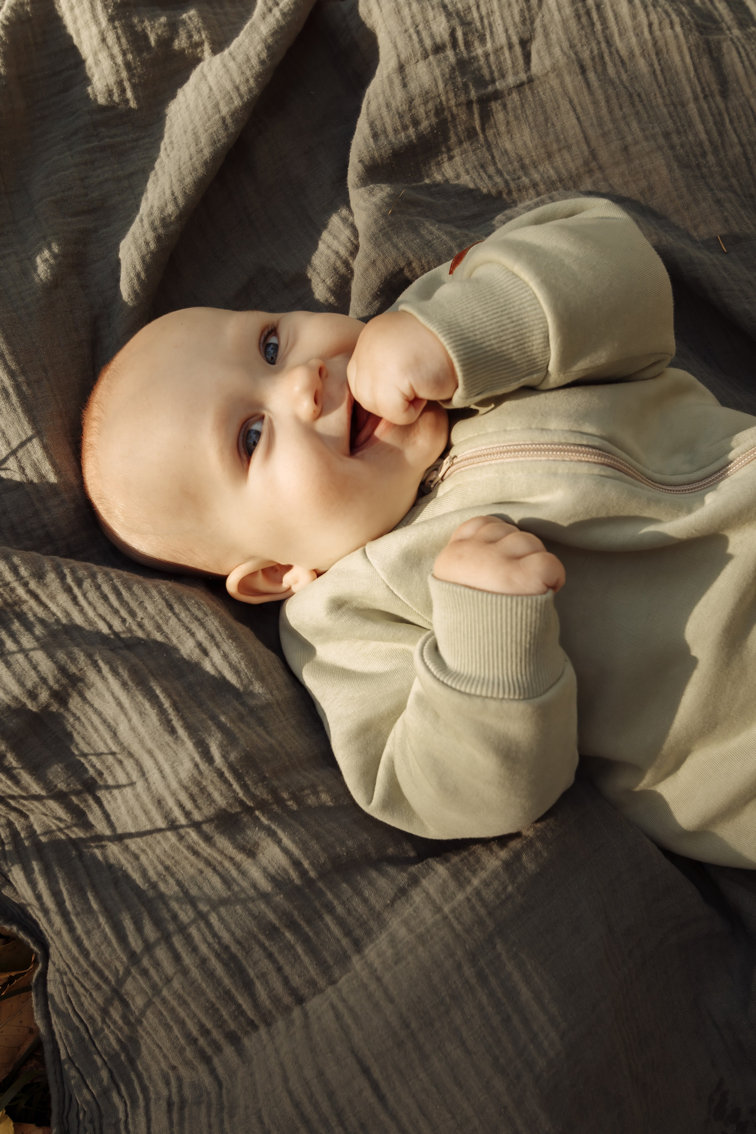 детская фотосессия в парке. детская фотосессия на улице, сын и мама, осенняя фотосессия