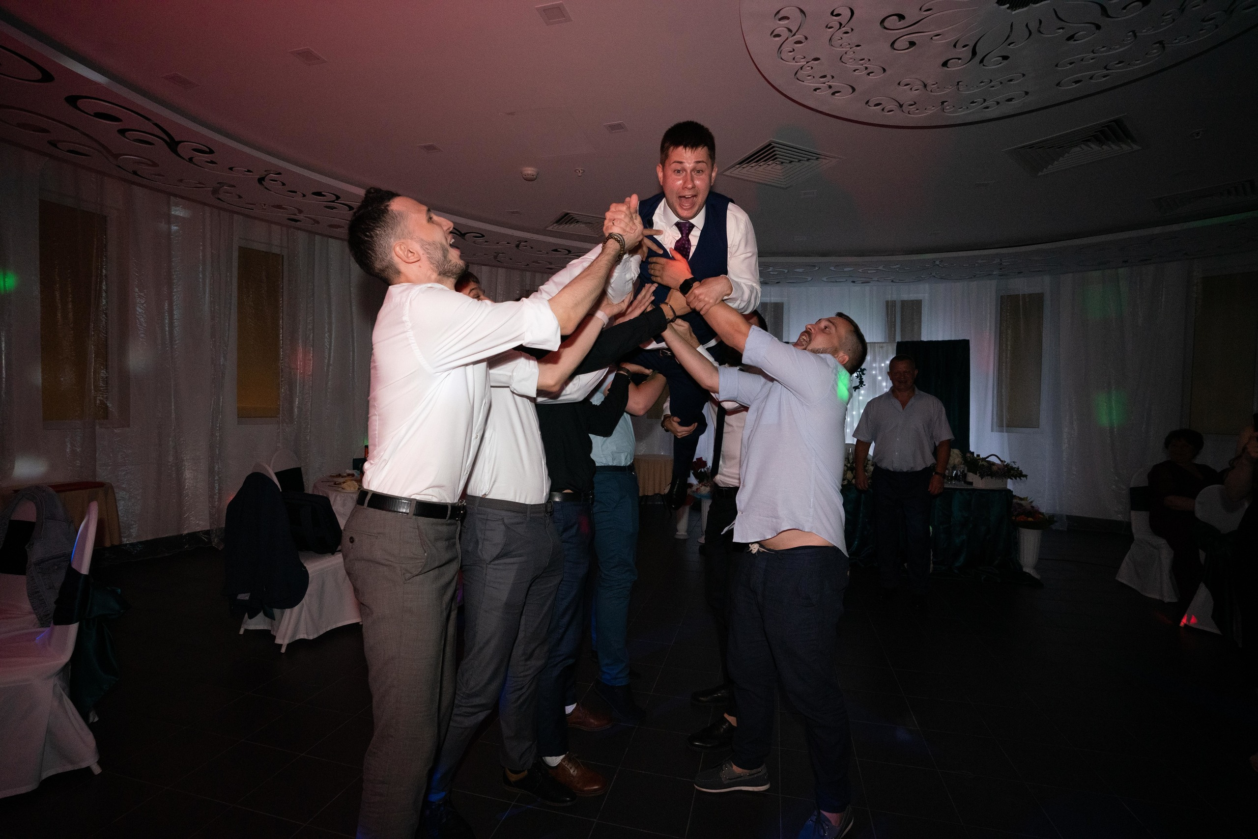 Аня и Андрей. Ведущий на свадьбу в Москве Зубков Алексей