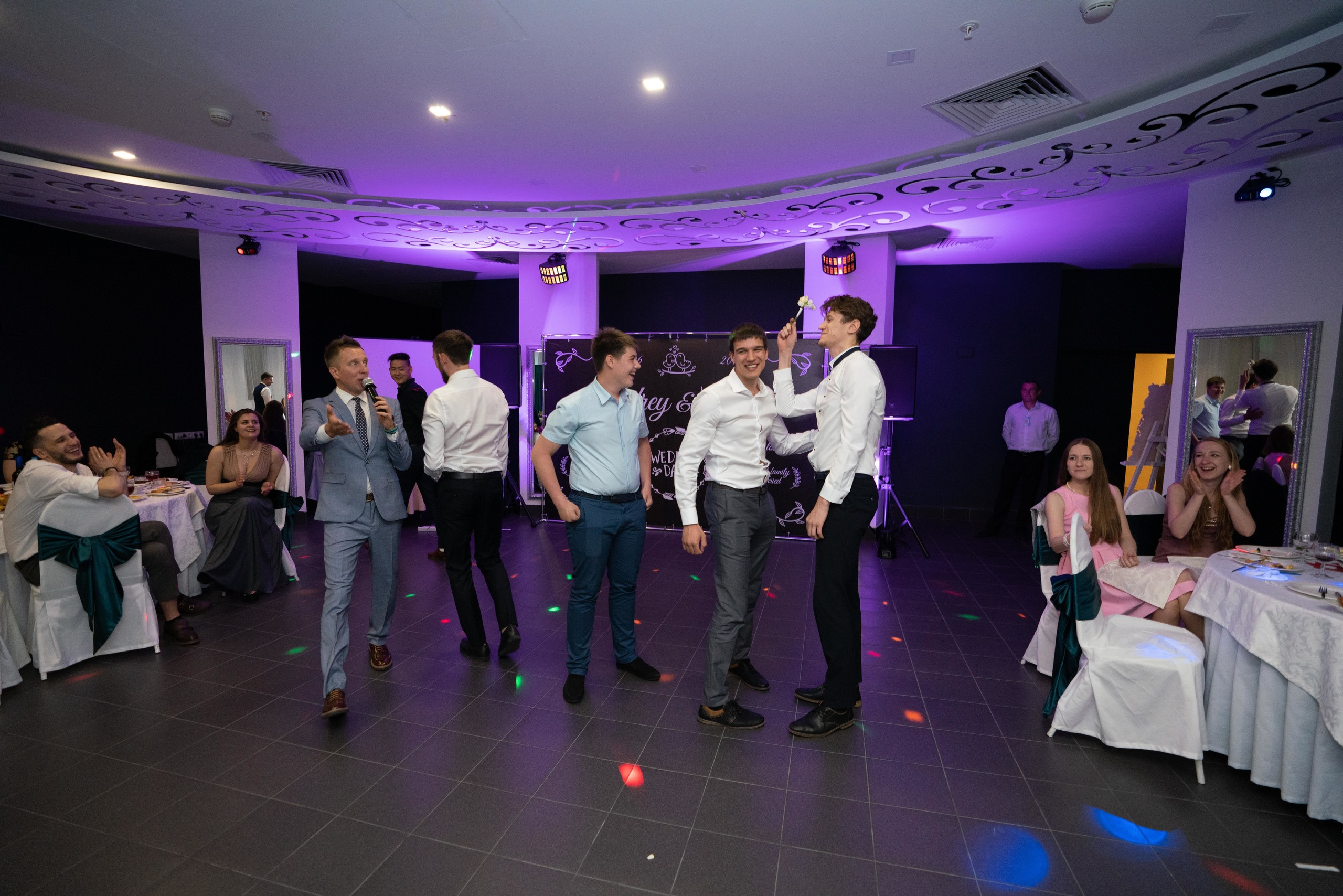 Аня и Андрей. Ведущий на свадьбу в Москве Зубков Алексей