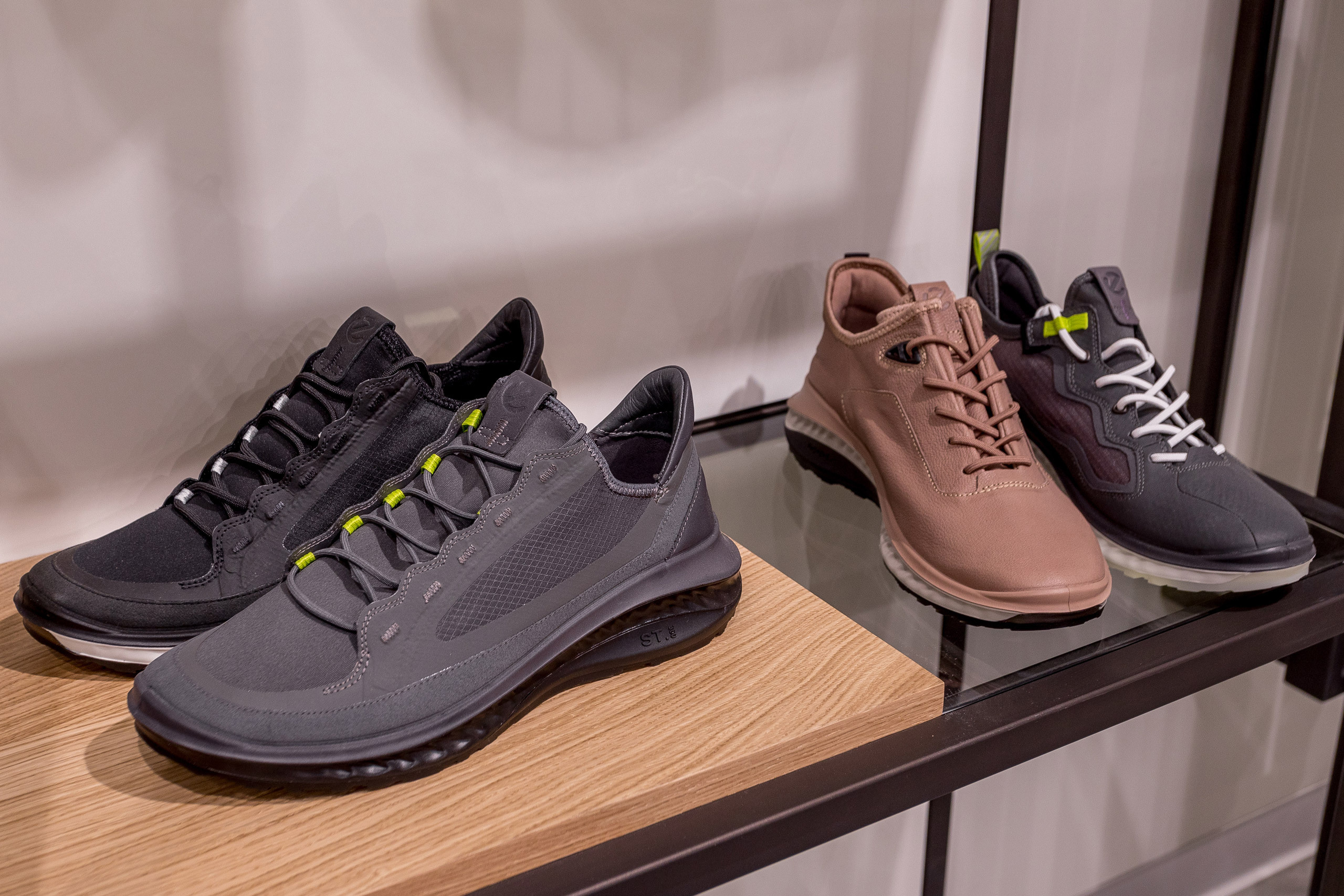 Фотосъемка магазина в Краснодаре Ecco. Интерьерный фотограф Краснодар: профессионально по доступным ценам