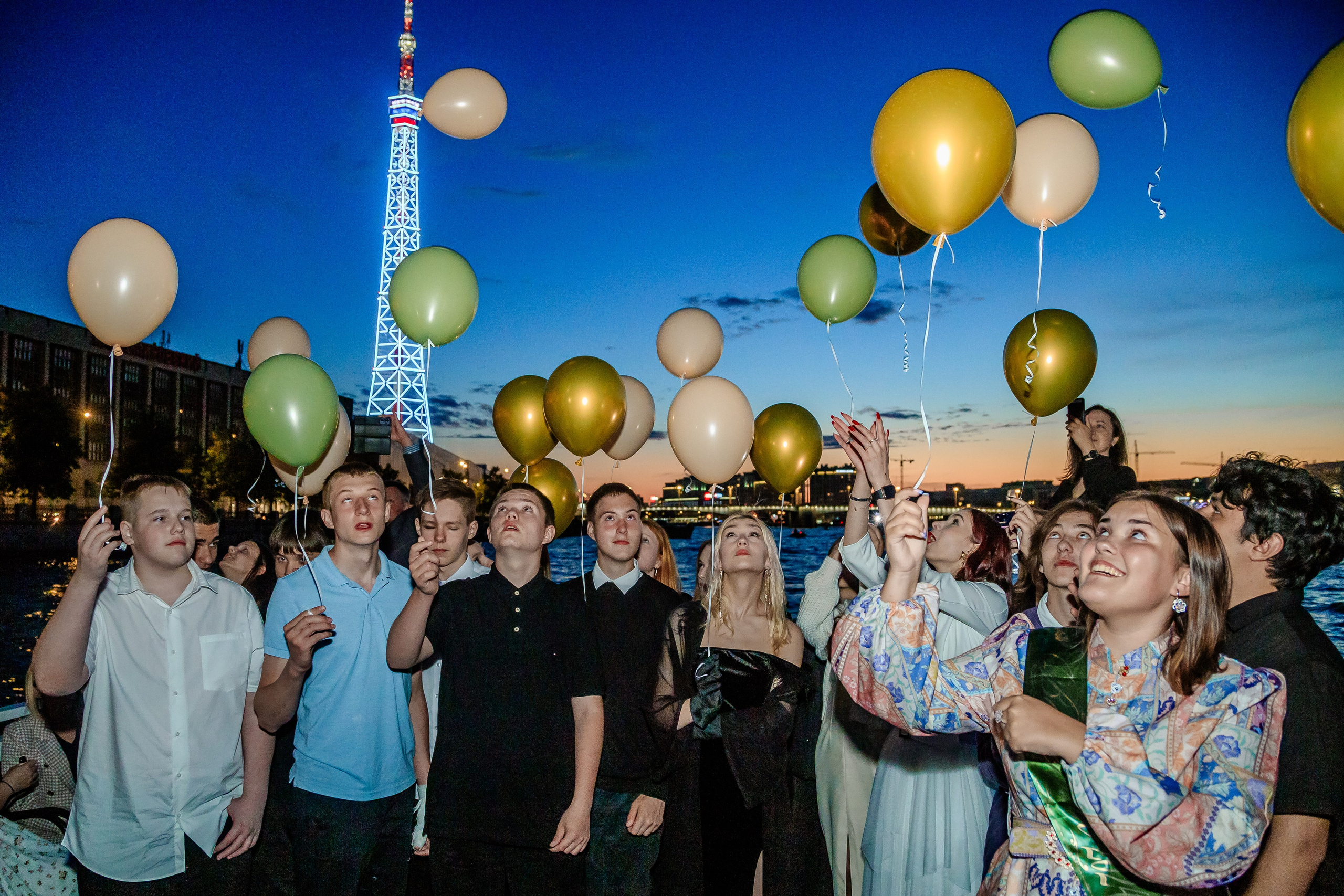 Выпускной на теплоходе. Фотограф в Санкт-Петербурге Чумаков Семен