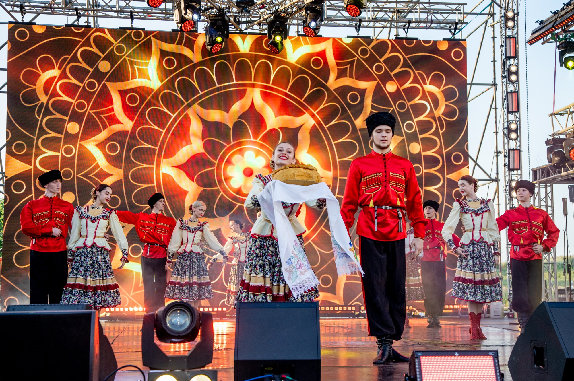 Краевой День молодёжи в Краснодаре 2023. Репортажный, промышленный и маркетплейс-фотограф Дмитрий Чернат