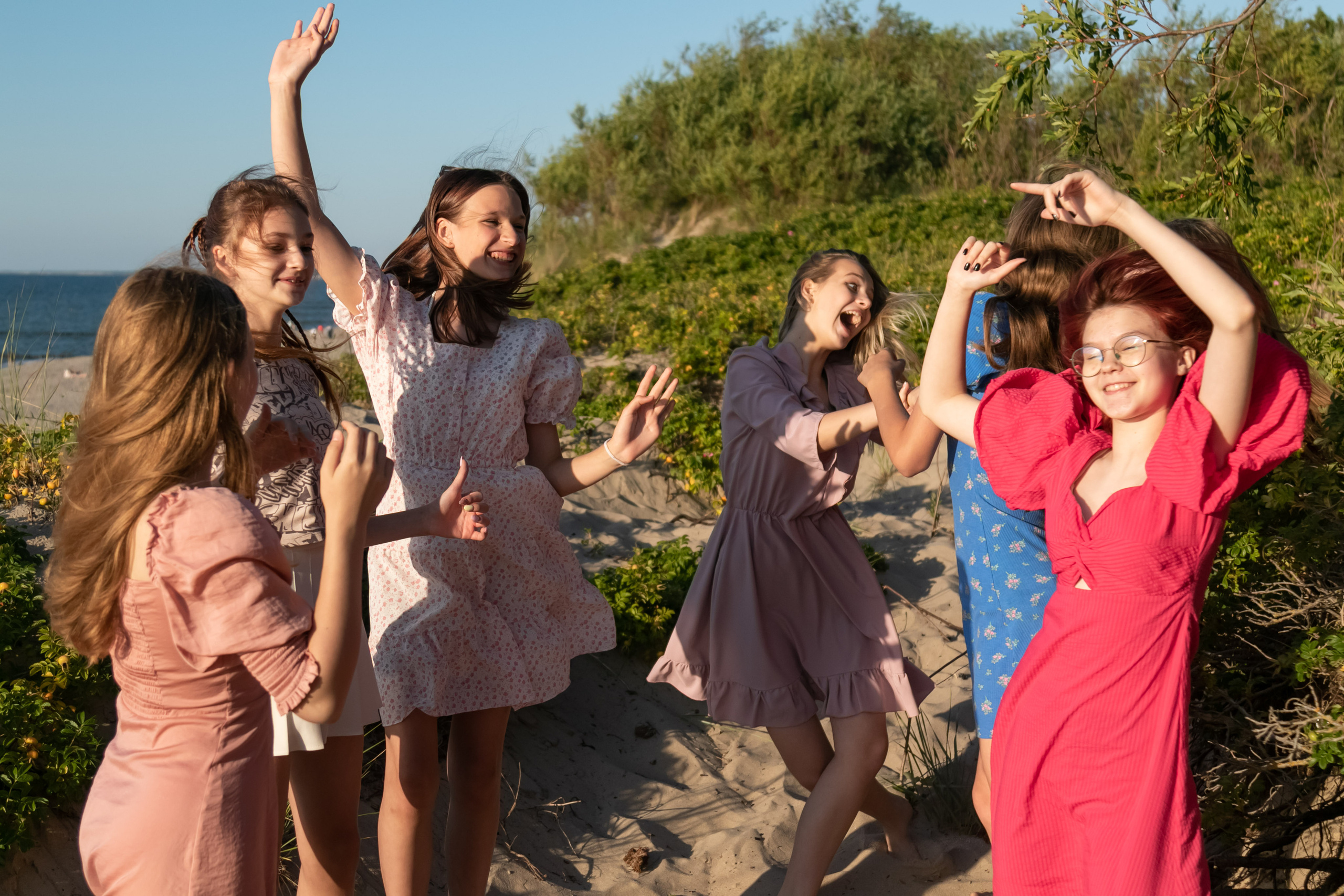 Танцы на берегу моря