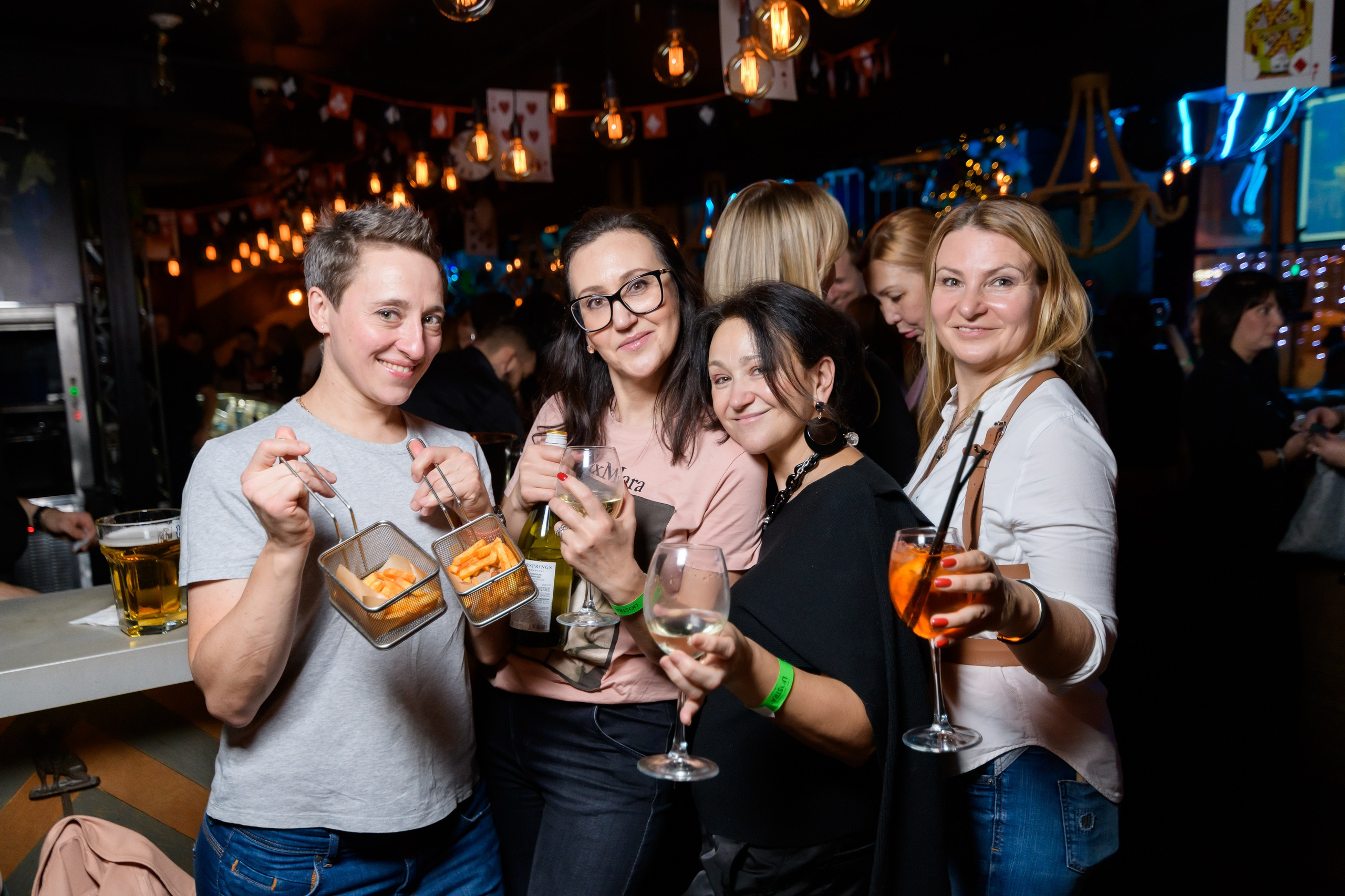 Люстра бар. Репортажный фотограф Сергей Дроздов