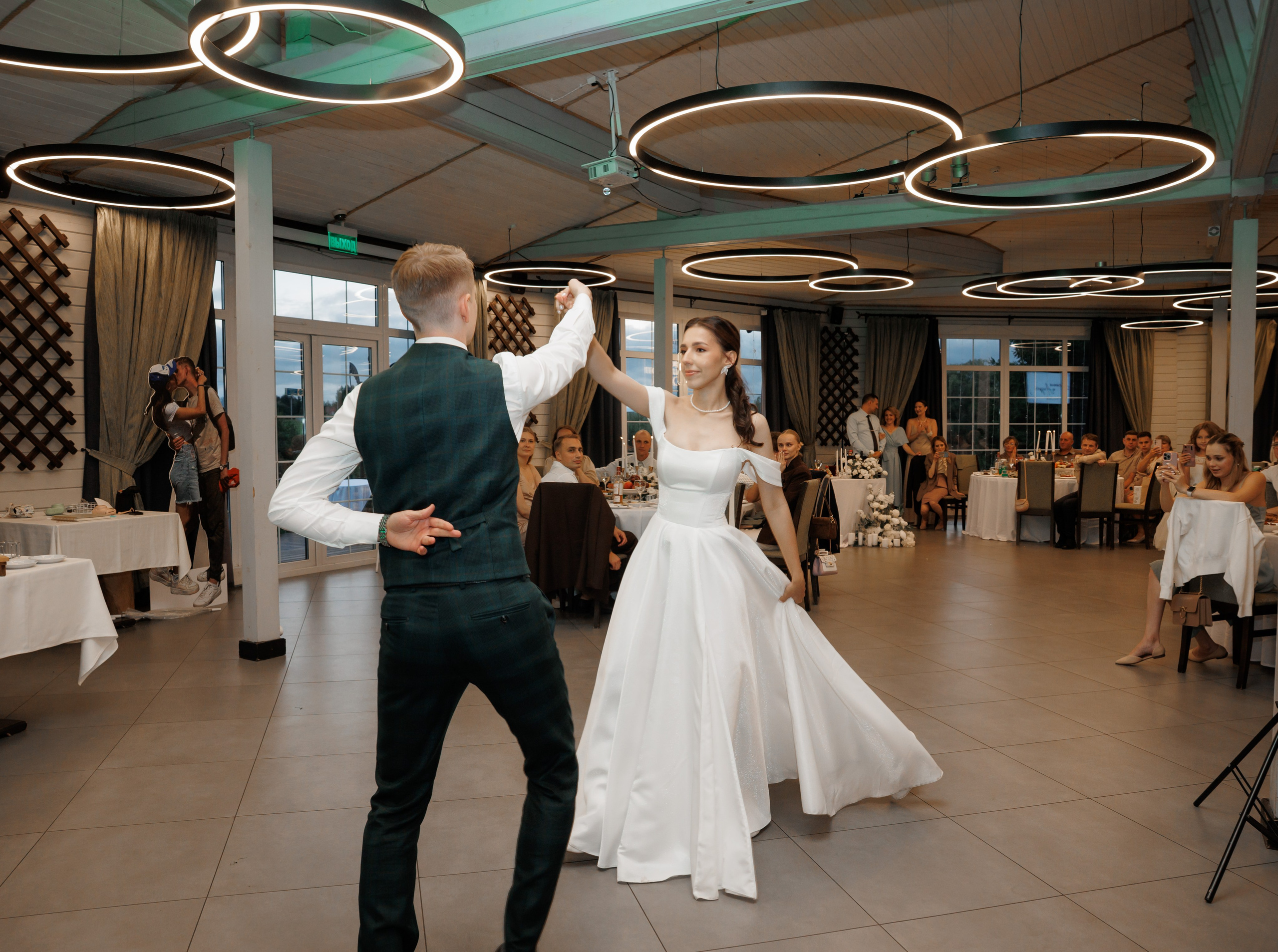 Регистрация в отеле Fish Point, ЗАГС Бутово, прогулка в Остафьево. Свадебный и репортажный фотограф (Москва, Королев и другие)