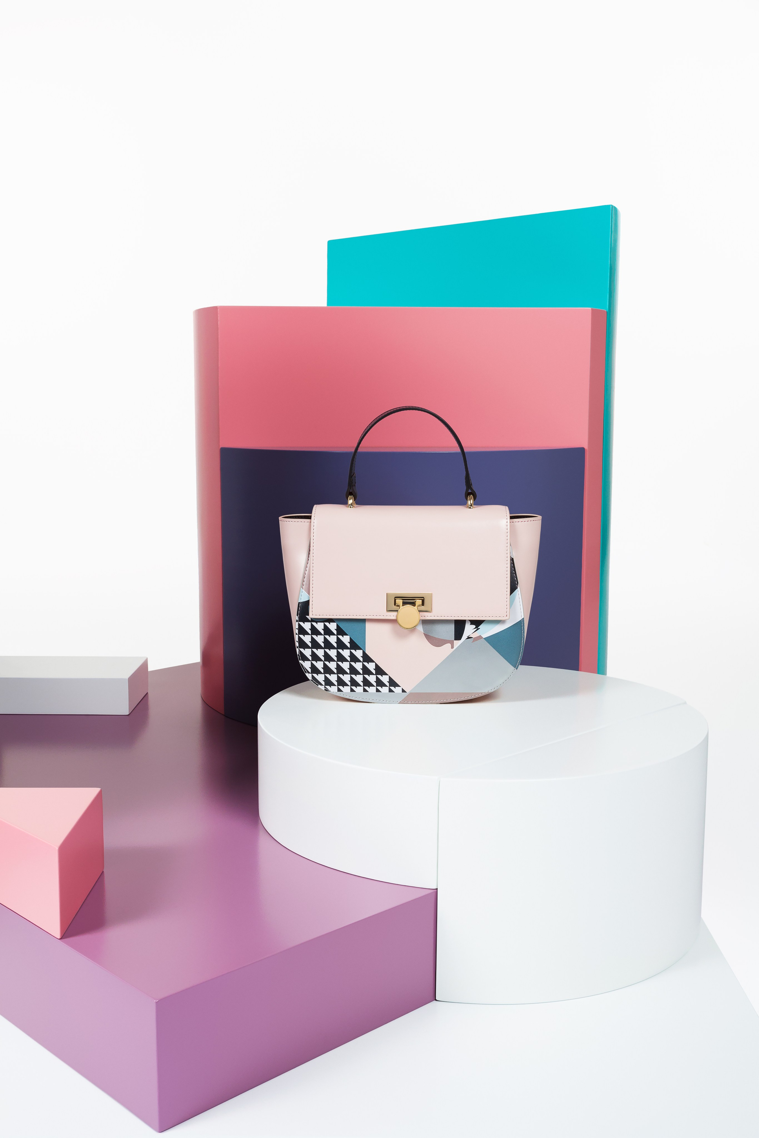 Обувь и аксессуары. Предметный фотограф. Москва. Продюсирование съемок, Set-design & пост-продакшн, E-commerce контент