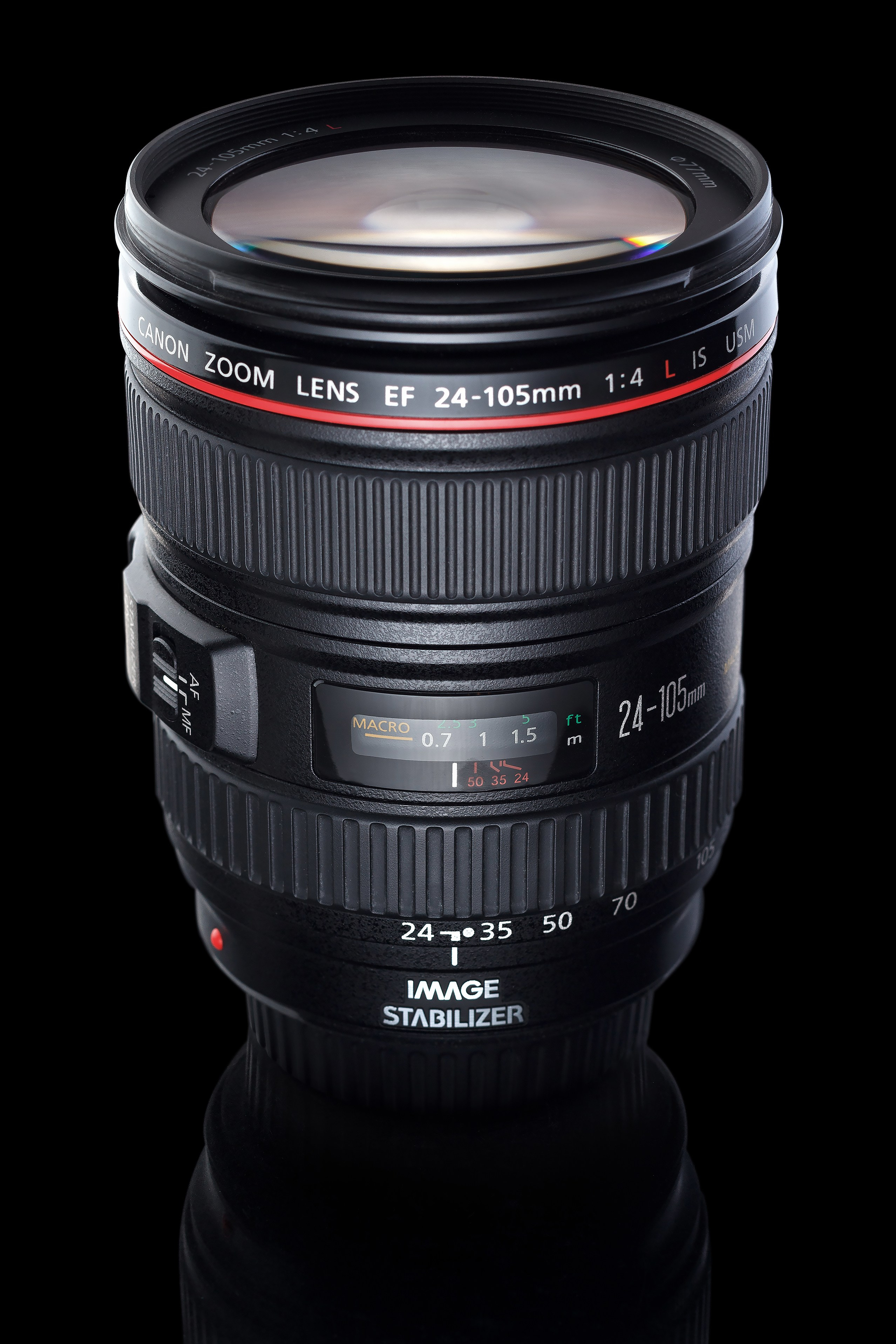 Объектив Canon EF 24-105 L 4 чёрный фон предметное фото