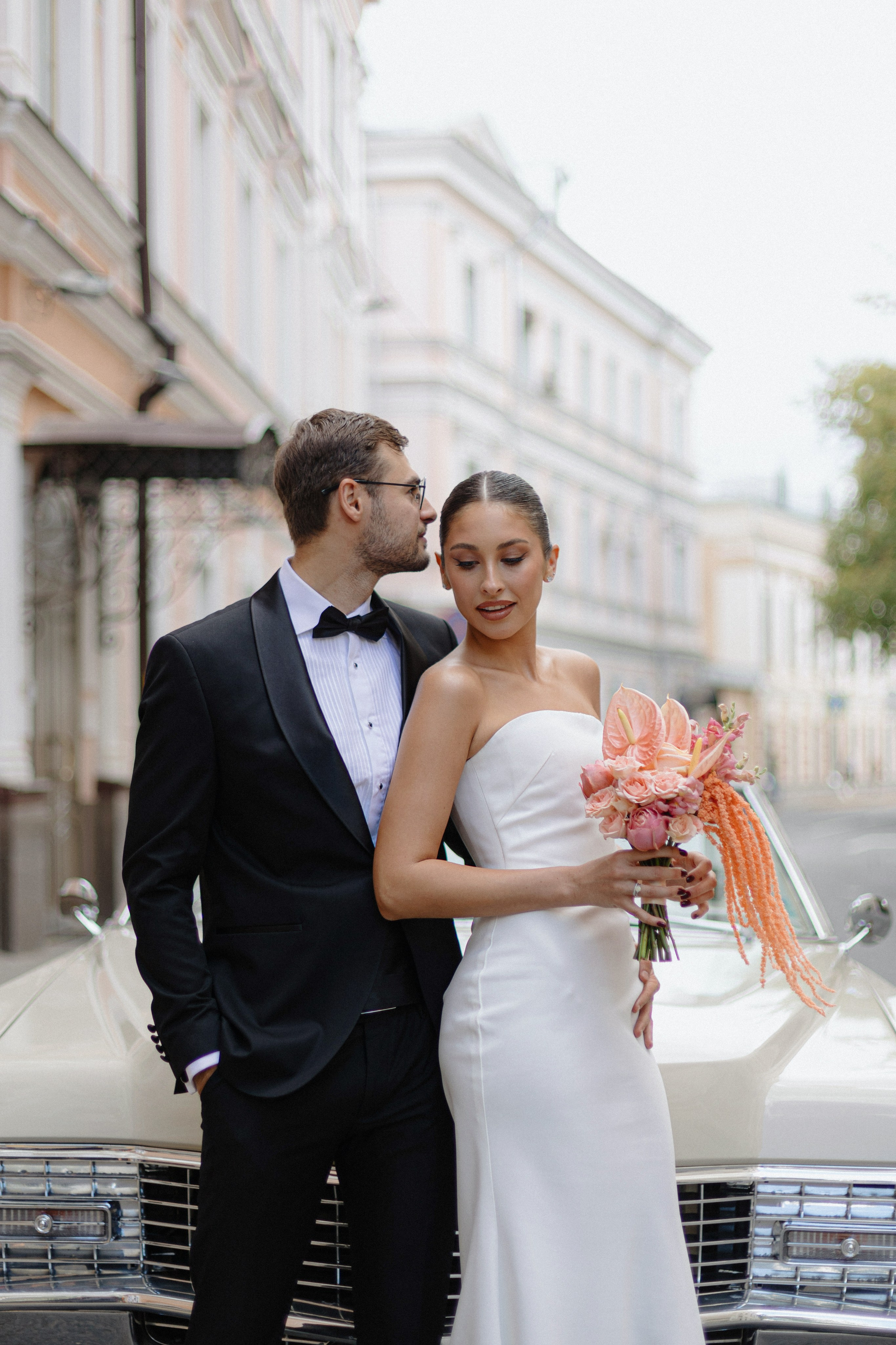 Фотосессия с кабриолетом в Москве свадебная. Свадебный фотограф Москва. Фотограф в Москве Валерия Рожкова