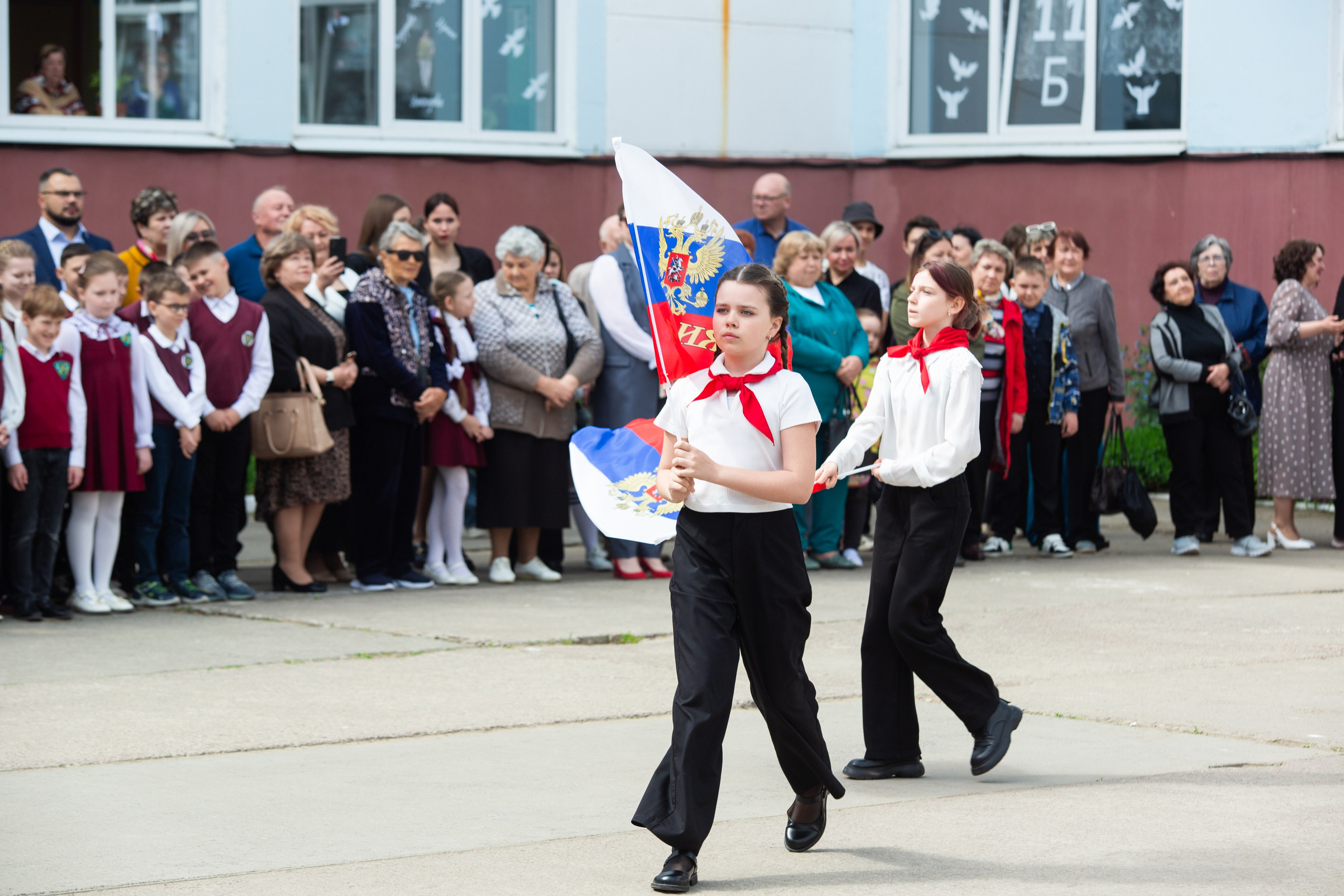 ПОСЛЕДНИЙ ЗВОНОК 2025 9 ШКОЛА Г. МЦЕНСК. Профессиональный фотограф в Мценске и Орловской области
