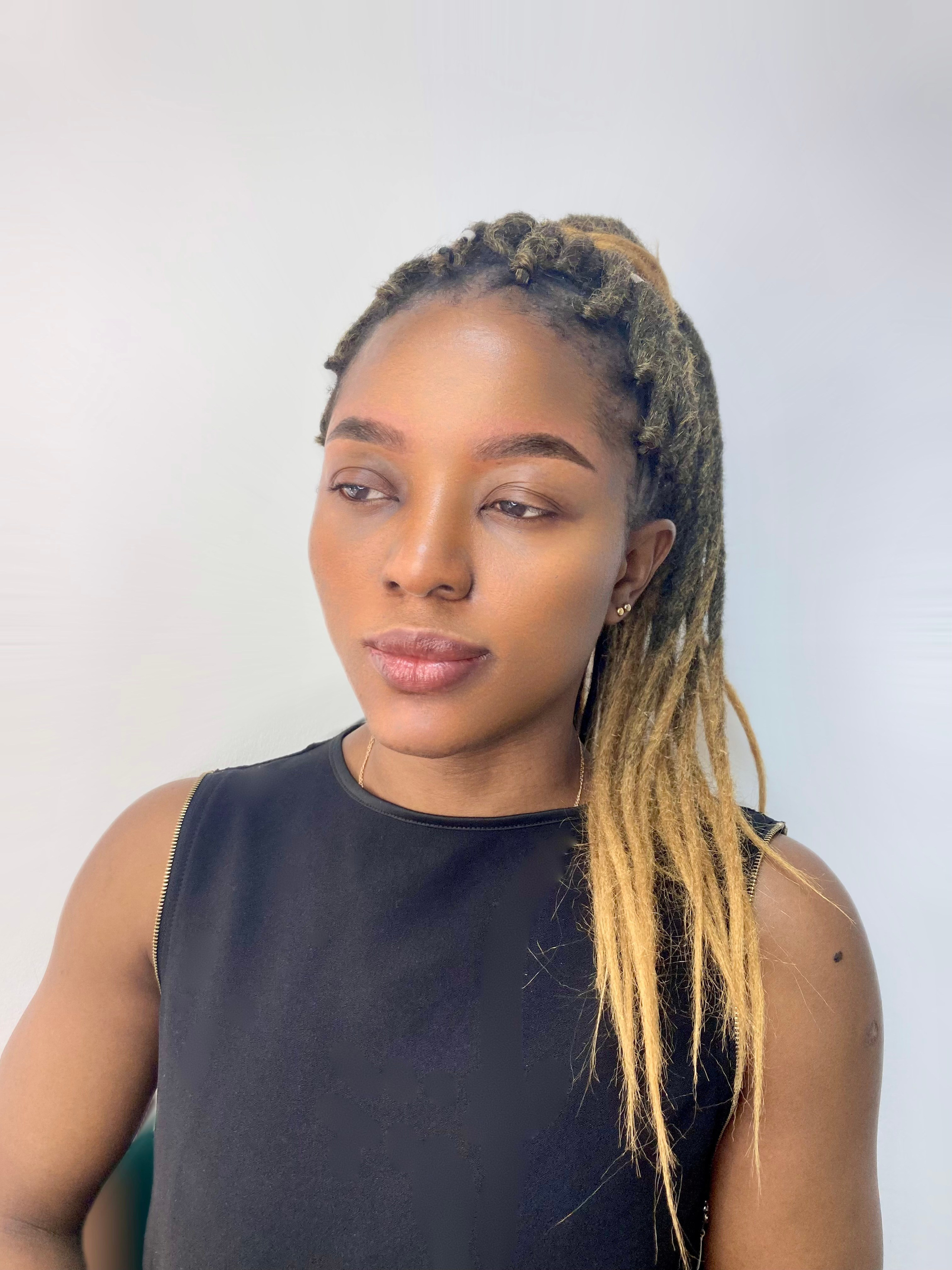 БРОВИ И РЕСНИЦЫ МОСКВА. СВАДЕБНЫЙ ВИЗАЖИСТ-СТИЛИСТ В МОСКВЕ ПРИЧЕСКИ МАКИЯЖ БРОВИ ВЫЕЗД