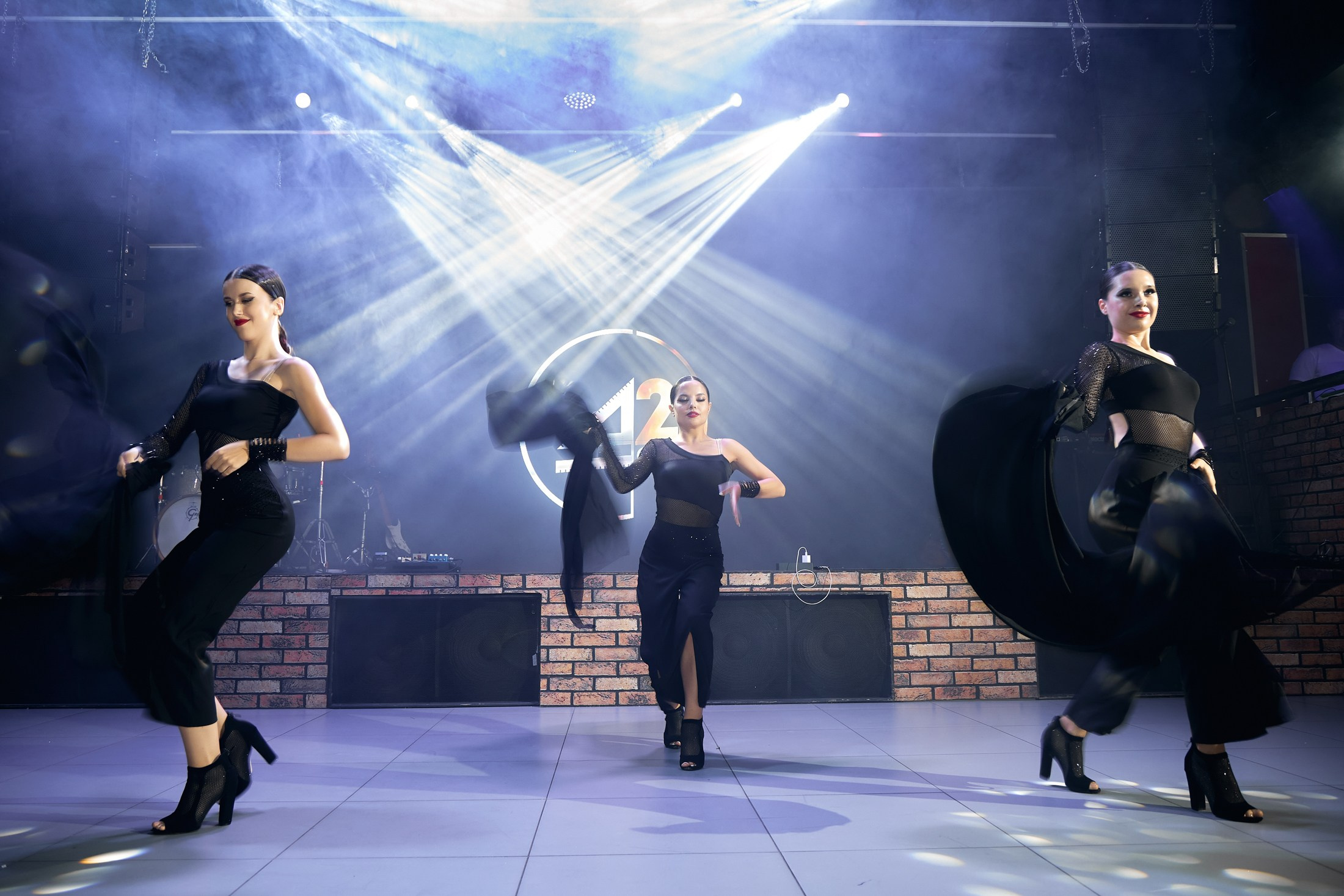 Фотограф на выпускной. Свадебный репортажный и фуд фотограф в Барнауле Гайфулин Виталий