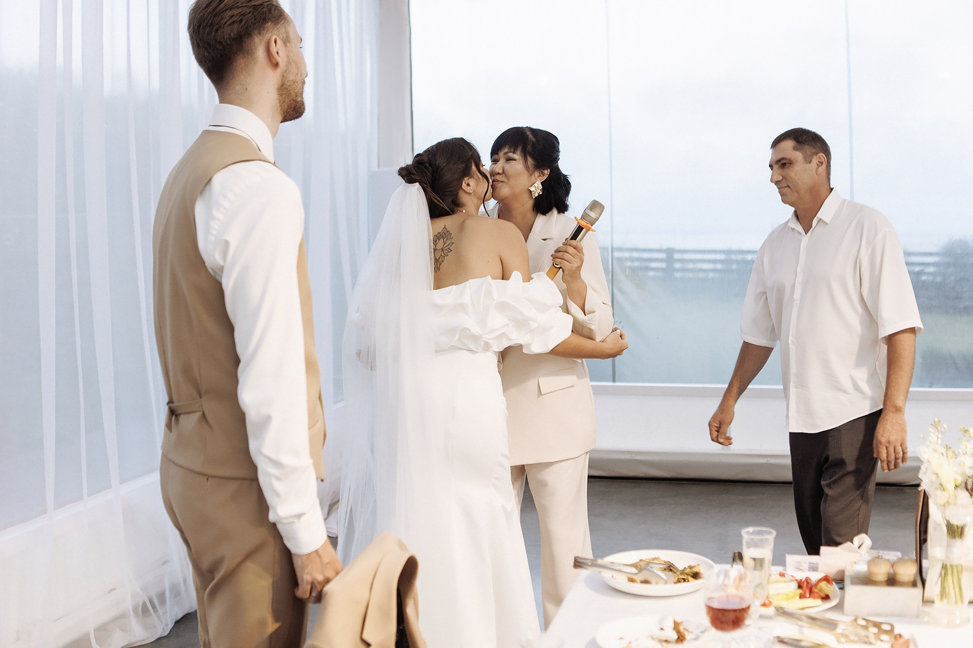 Саша и Вика 5.09.25. Свадебный фотограф Владивосток Алина Гевондова