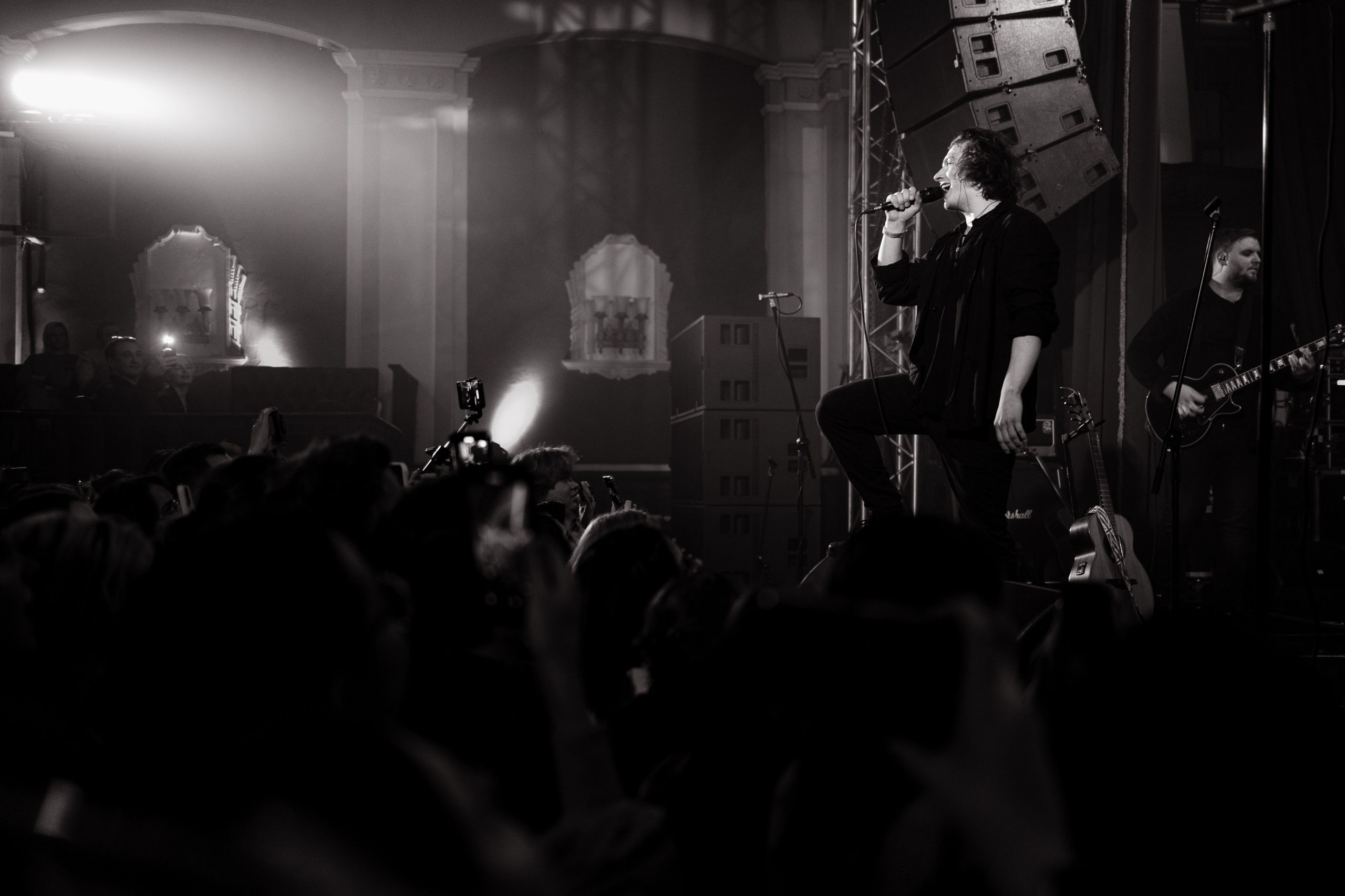 Бонд с кнопкой. Gorsvet.ph