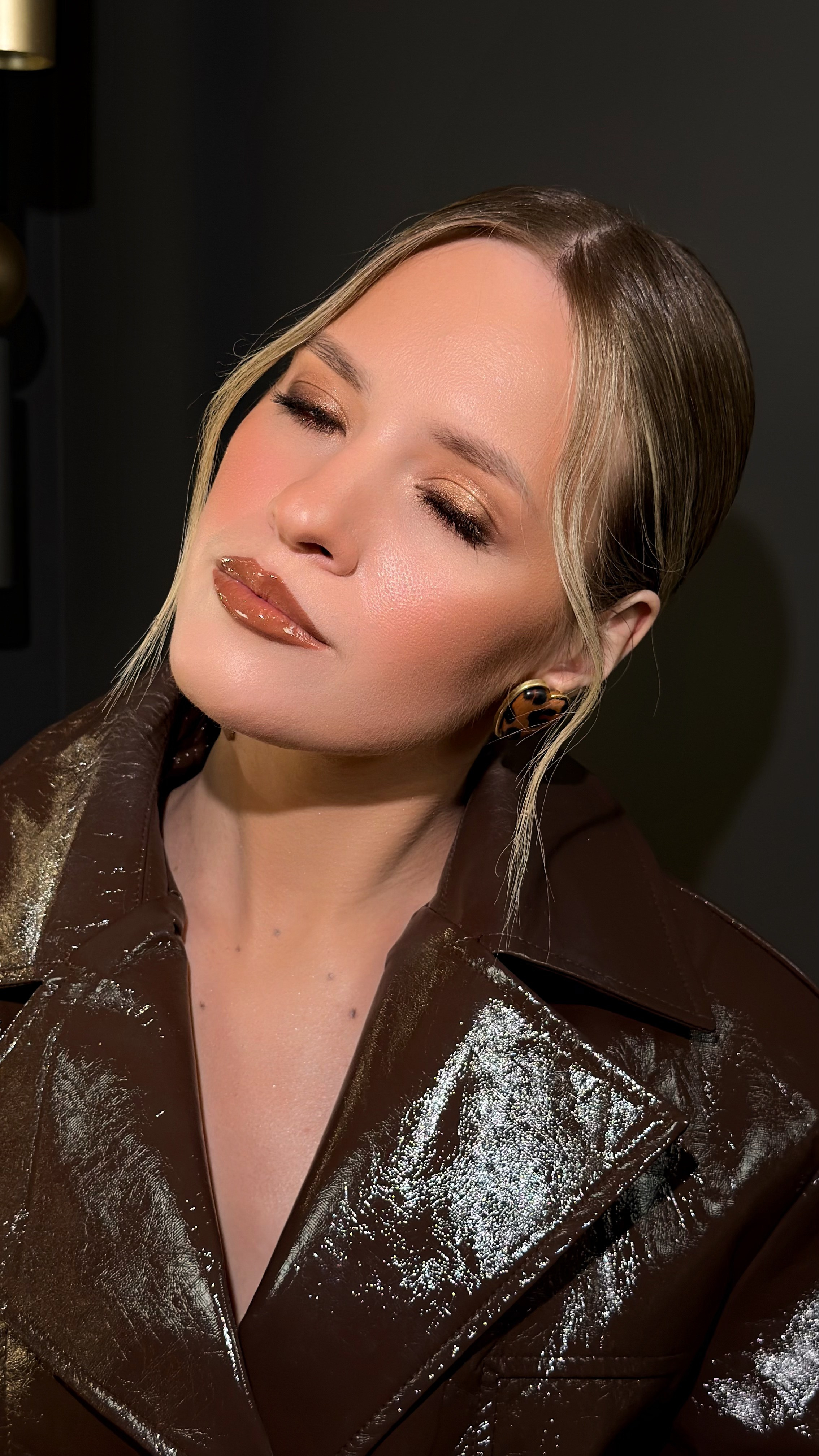 Образы. Студия визажистов, стилистов по прическам, бровистов и мастеров по ресницам