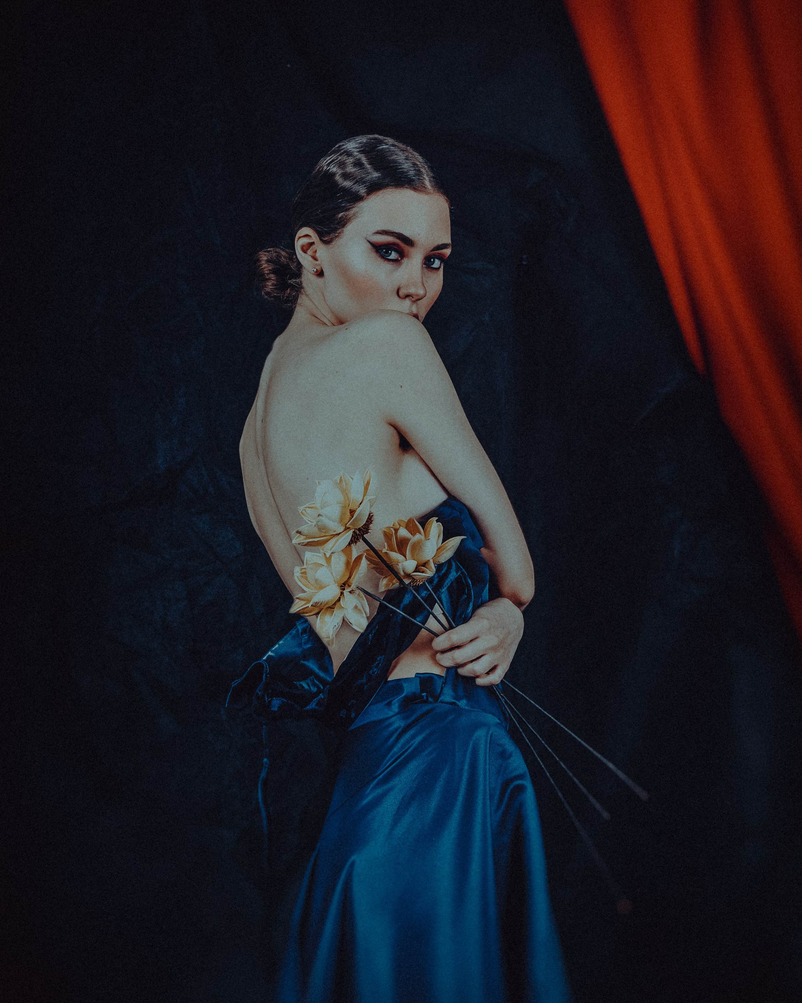 Креативная тематическая индивидуальная портретная съёмка. Фотограф Екатеринбург для вас или вашего бренда