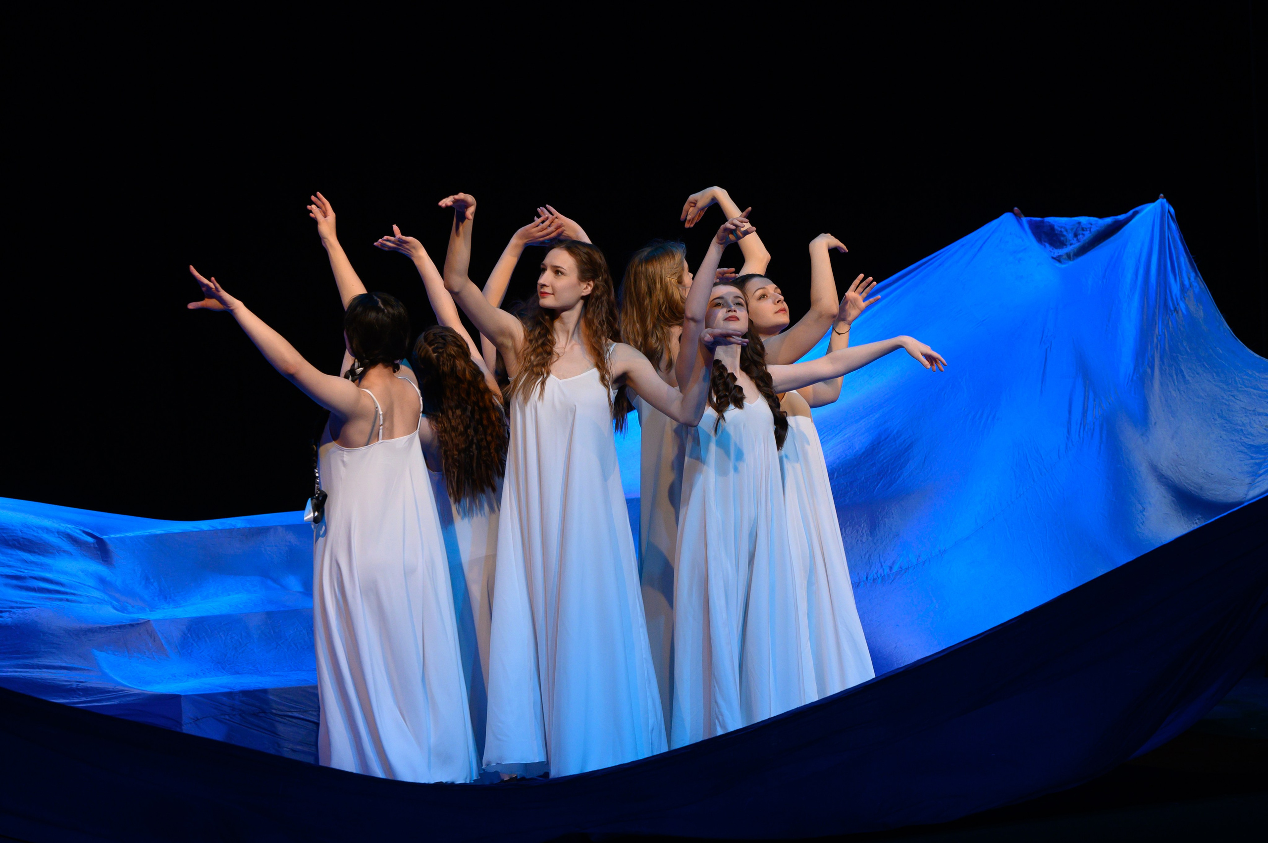 Молодая гвардия. Фотоуслуги, услуги фотографа, фотографирование важных событий