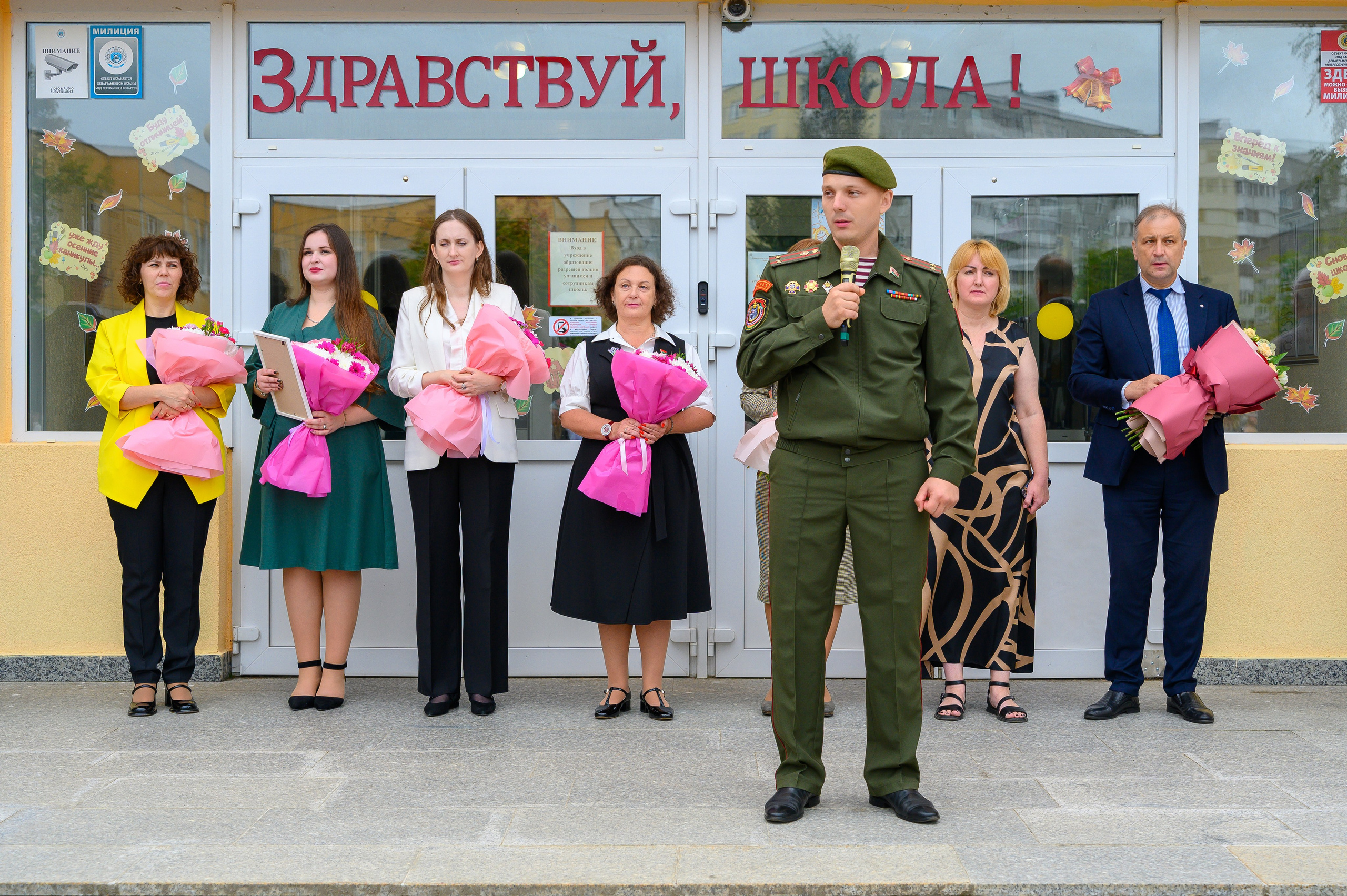 Вот звучит первый звонок, перед этим долгое приготовление к новому этапу в жизни, Яромир идет в школу. Фотоуслуги, услуги фотографа, фотографирование важных событий