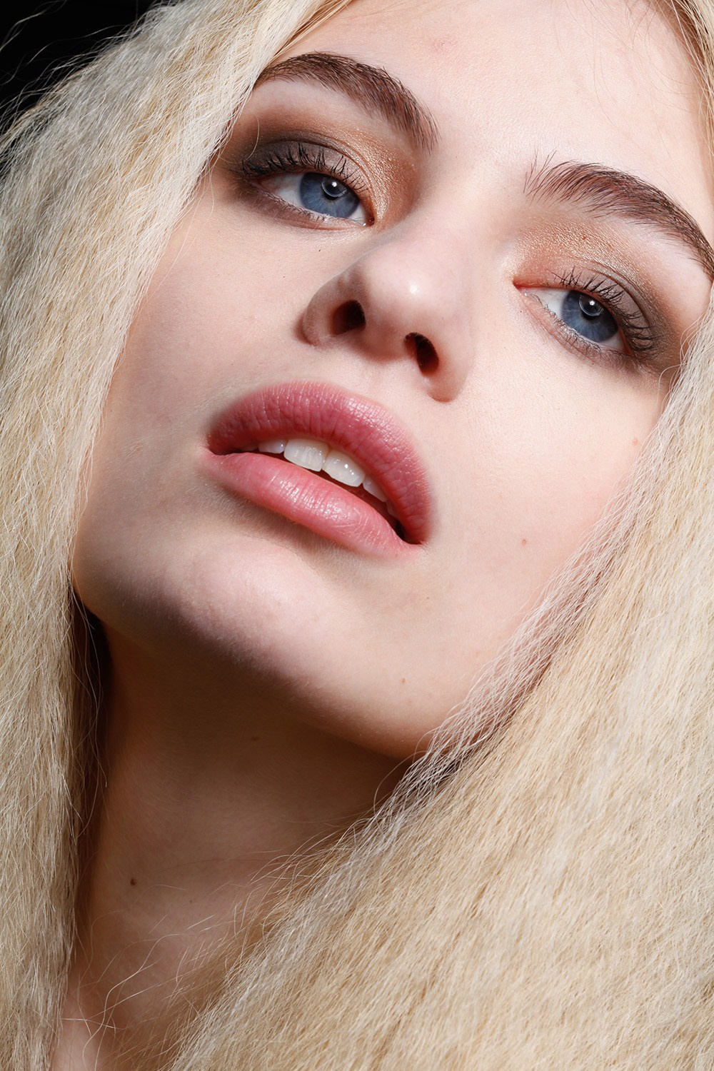 Zhanna Ognivo — Professional image retoucher. AI Photo Retoucher and Image Restorer Zhanna Ognivo