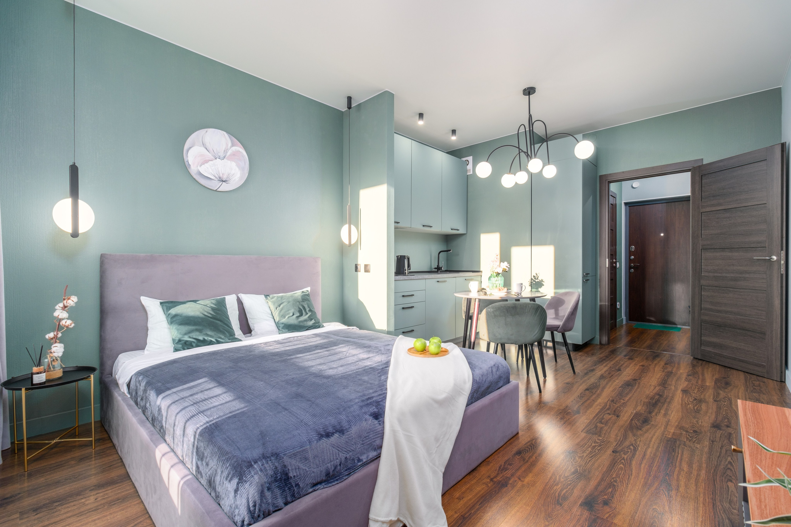 Студия, Уральская ул