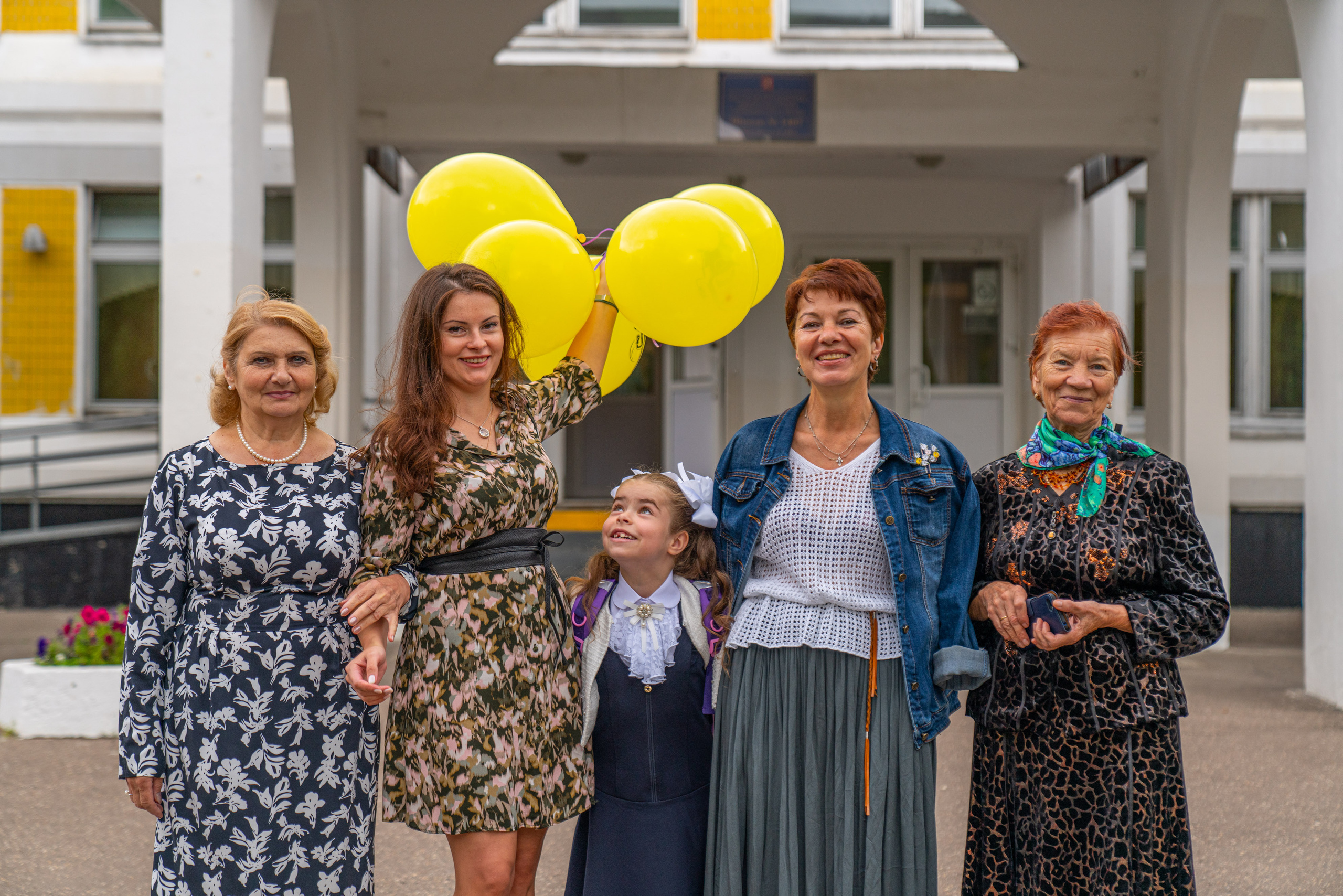 Первый раз в Первый Класс или здравствуй школа — Алиса. Фотограф — видеограф в Москве Дмитрий Менделеев