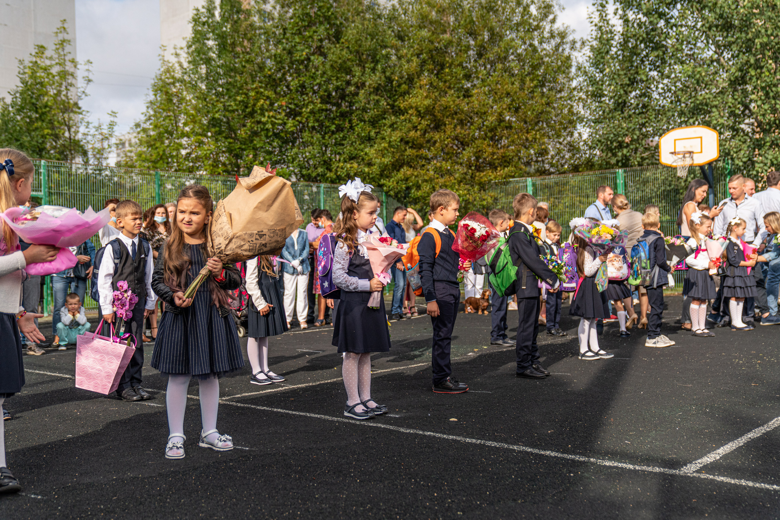 Первый раз в Первый Класс или здравствуй школа — Алиса. Фотограф — видеограф в Москве Дмитрий Менделеев