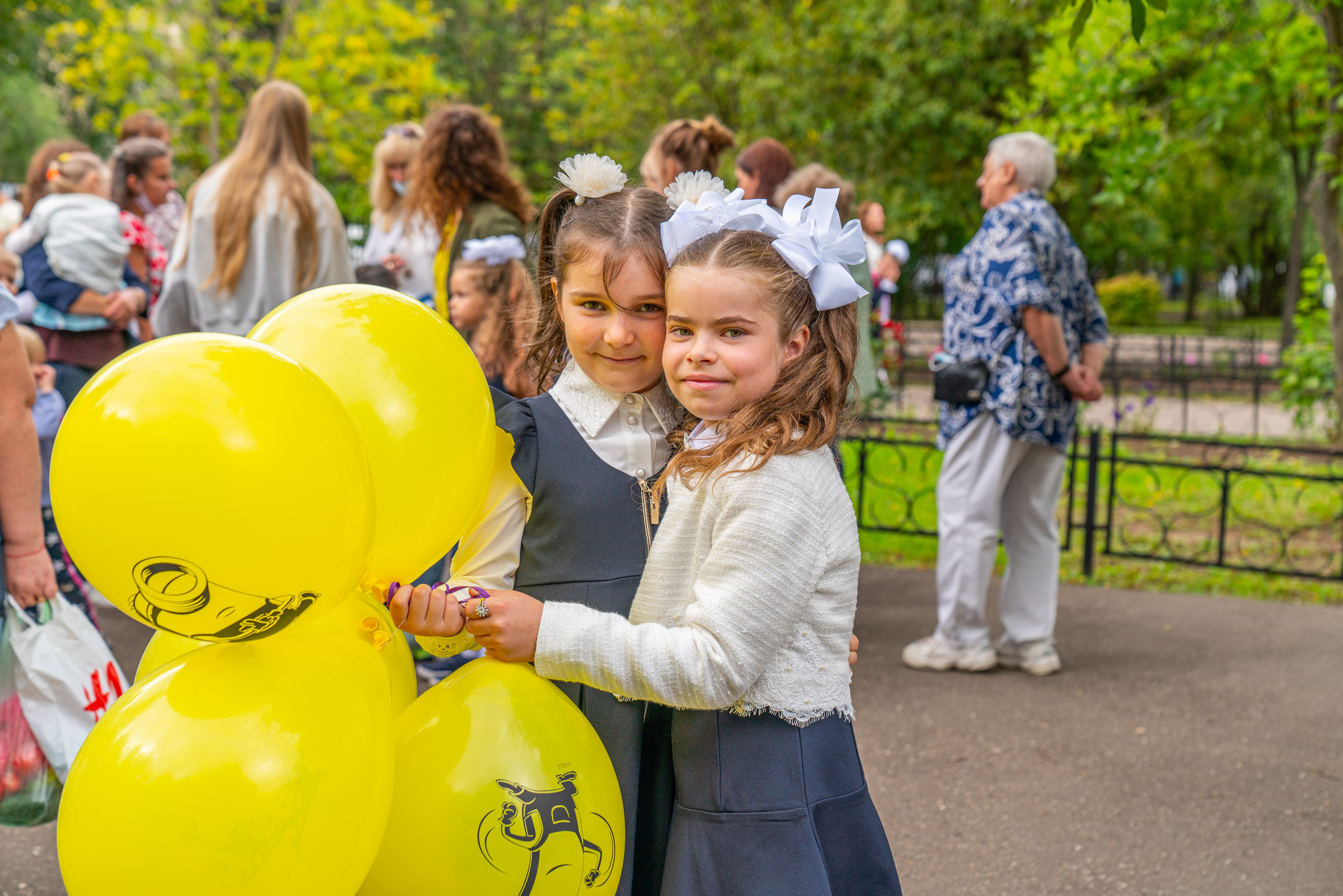 Первый раз в Первый Класс или здравствуй школа — Алиса. Фотограф — видеограф в Москве Дмитрий Менделеев