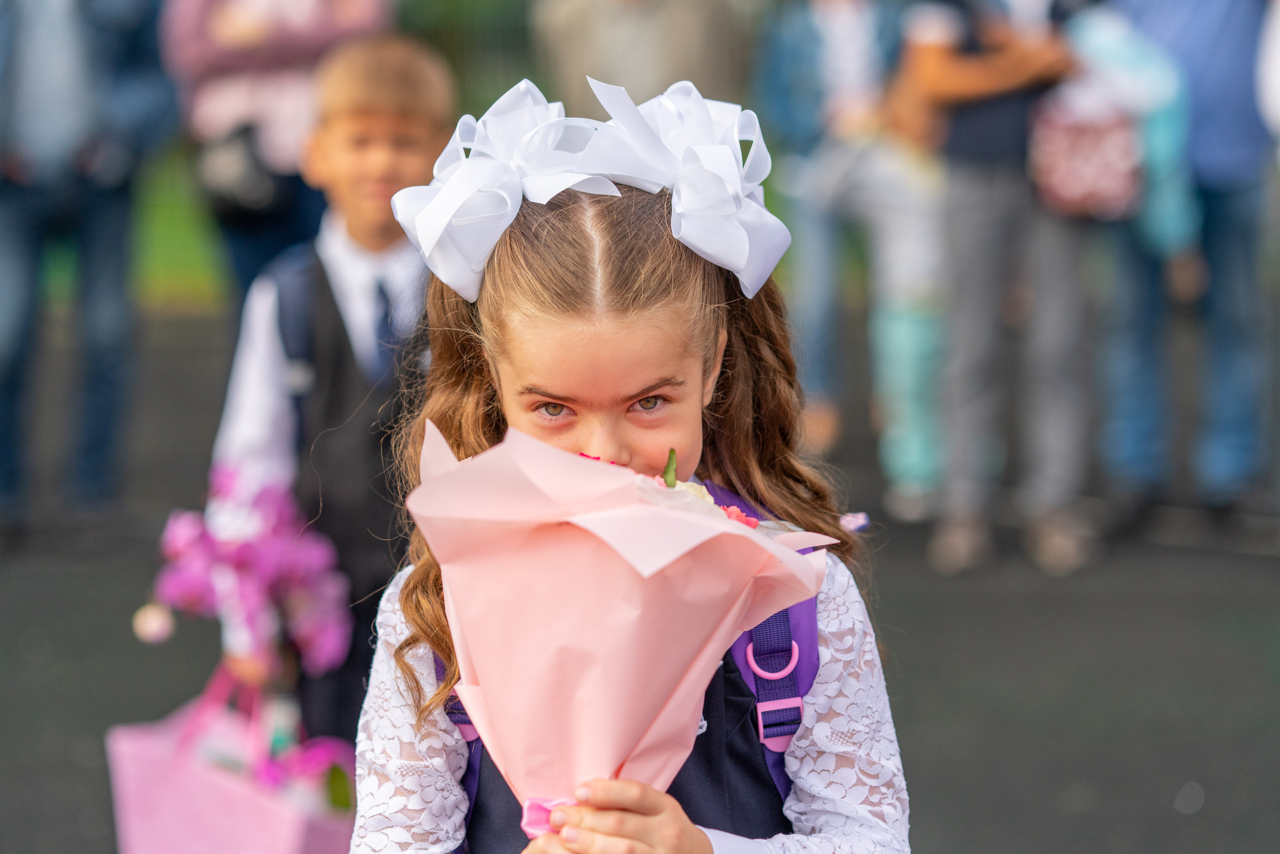 Первый раз в Первый Класс или здравствуй школа — Алиса. Фотограф — видеограф в Москве Дмитрий Менделеев